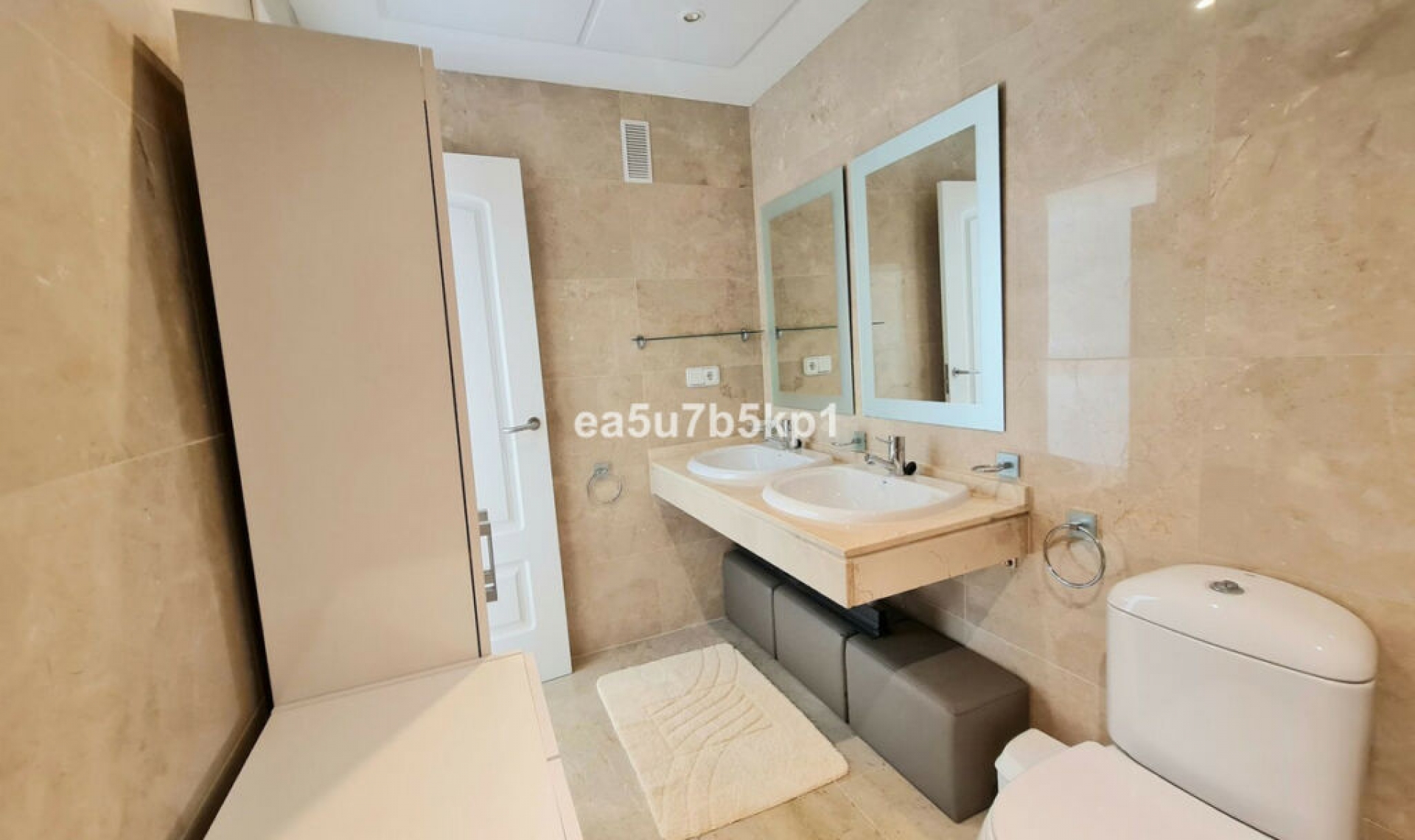 Resale - Apartment -
La Duquesa