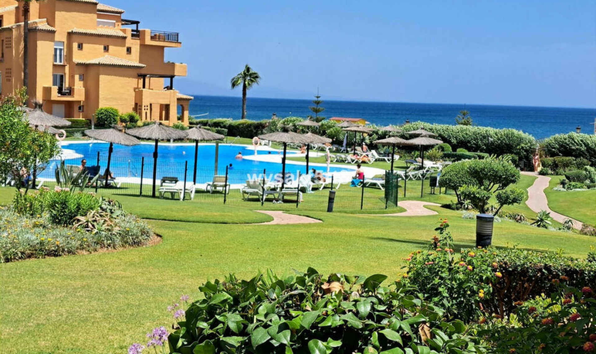 Resale - Apartment -
La Duquesa