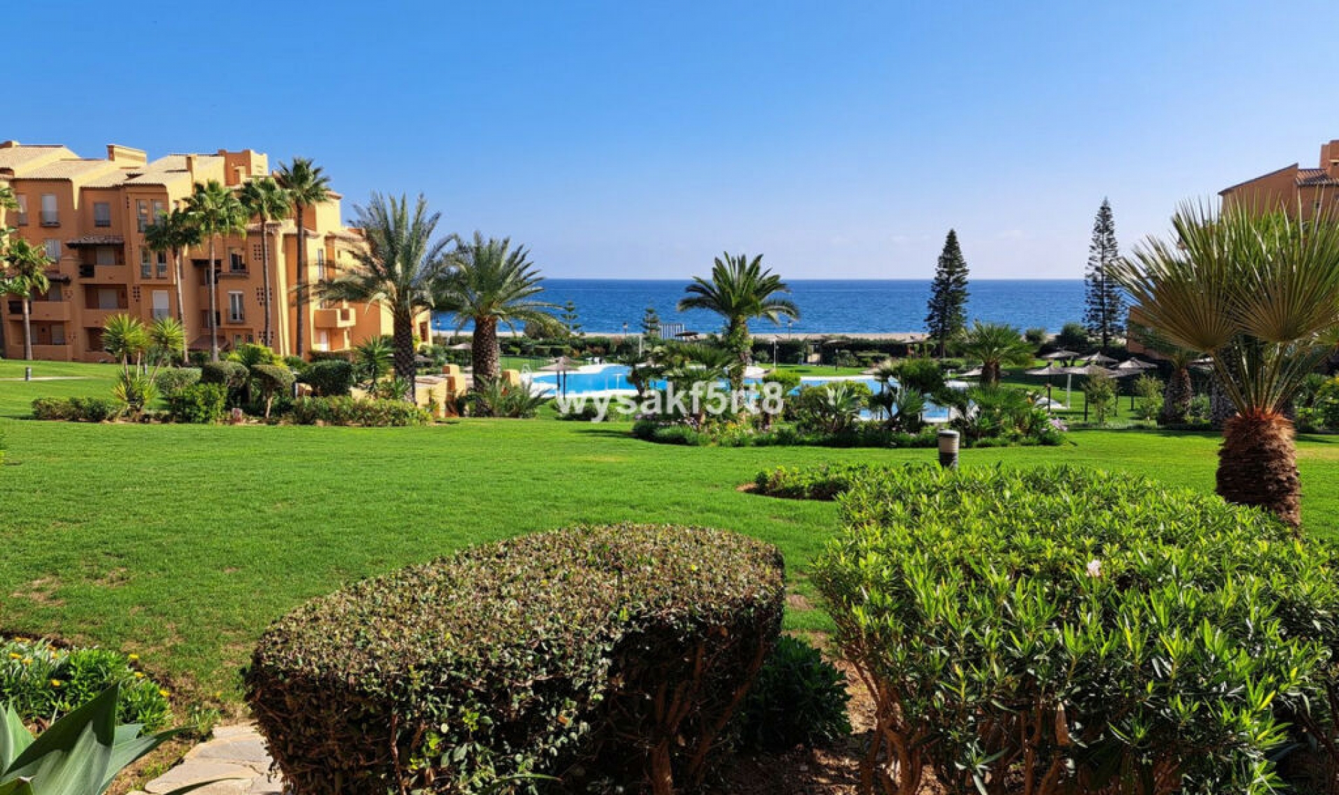 Resale - Apartment -
La Duquesa