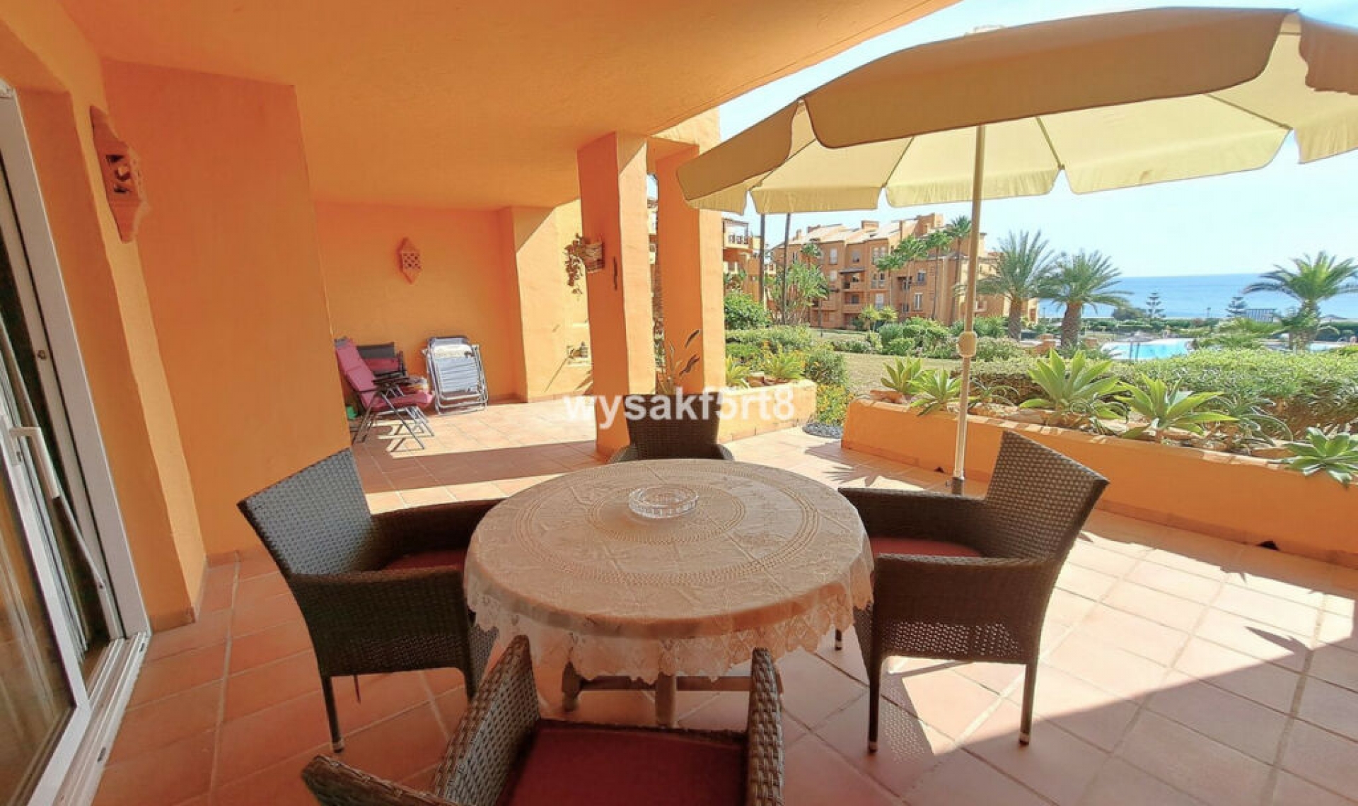 Resale - Apartment -
La Duquesa