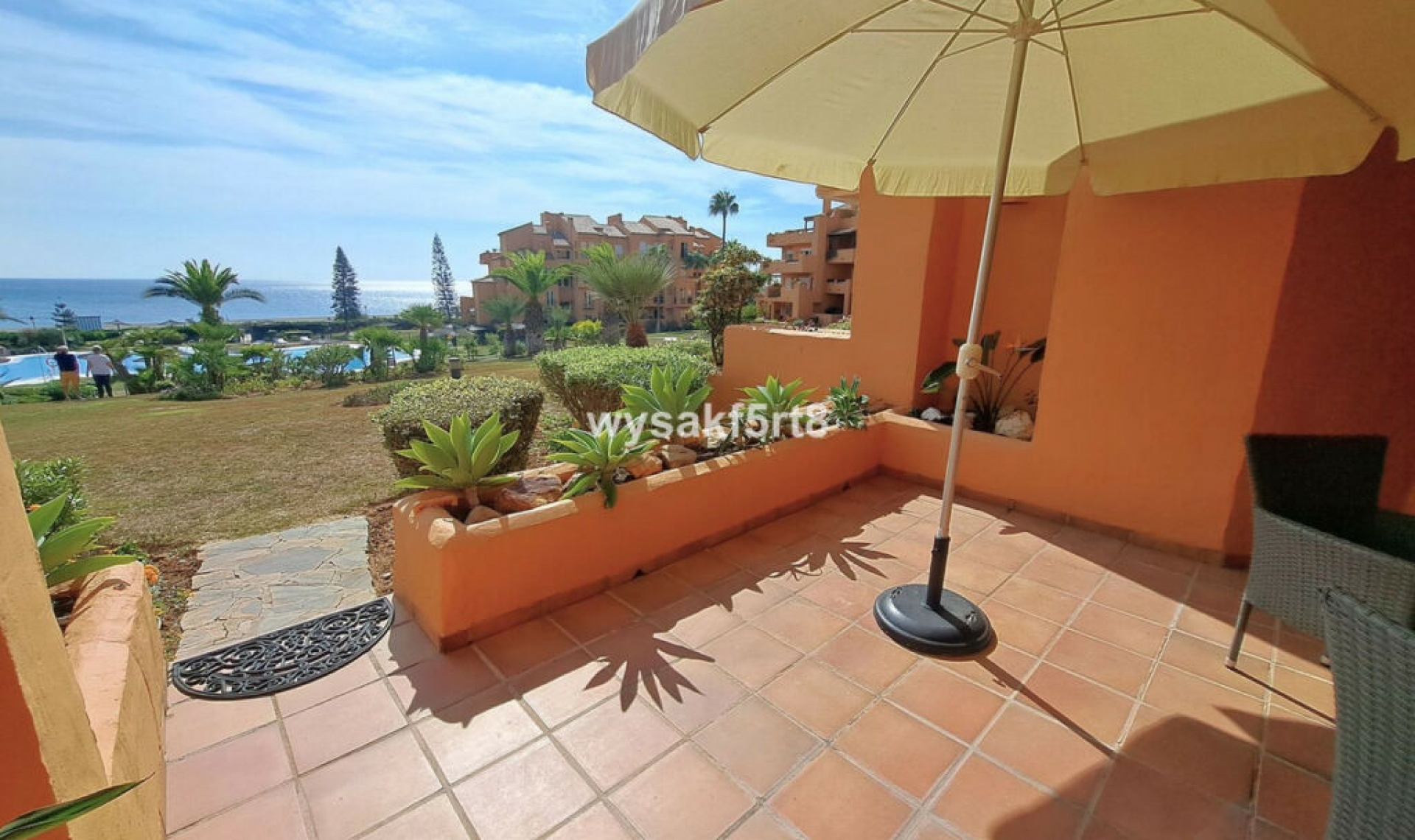 Resale - Apartment -
La Duquesa