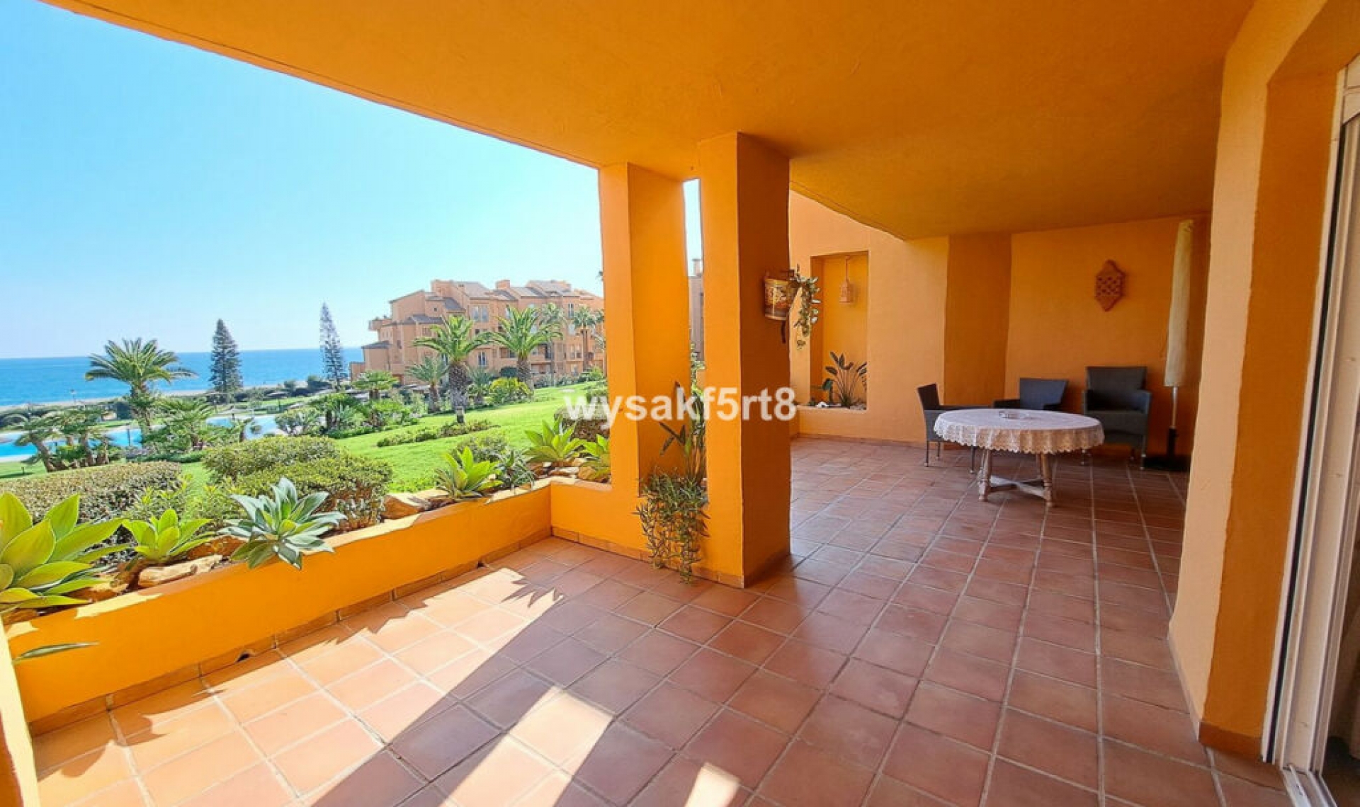 Resale - Apartment -
La Duquesa