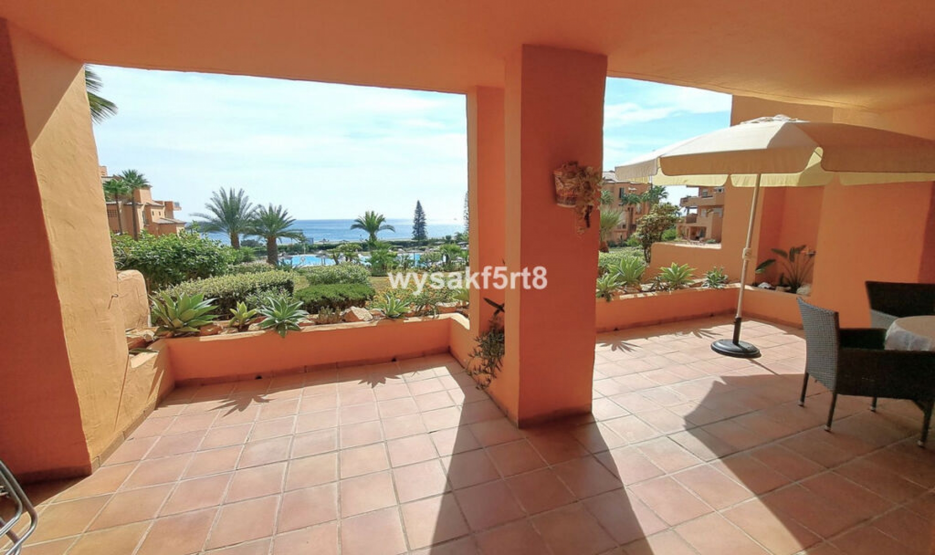 Resale - Apartment -
La Duquesa