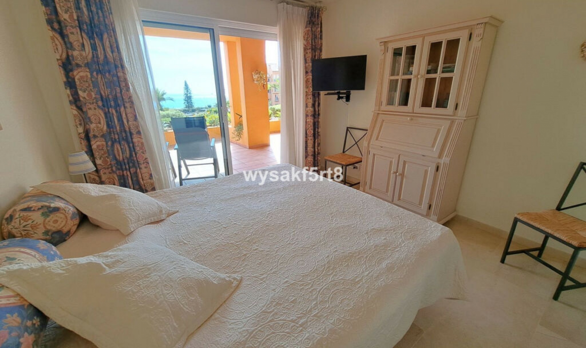 Resale - Apartment -
La Duquesa