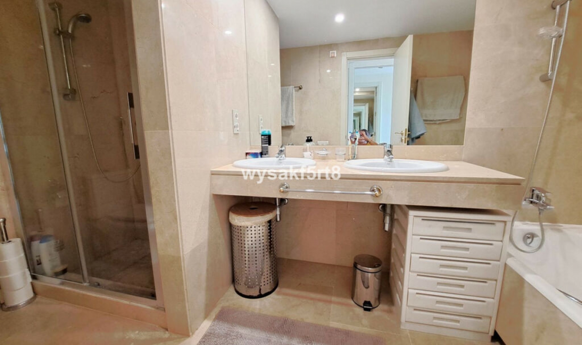 Resale - Apartment -
La Duquesa