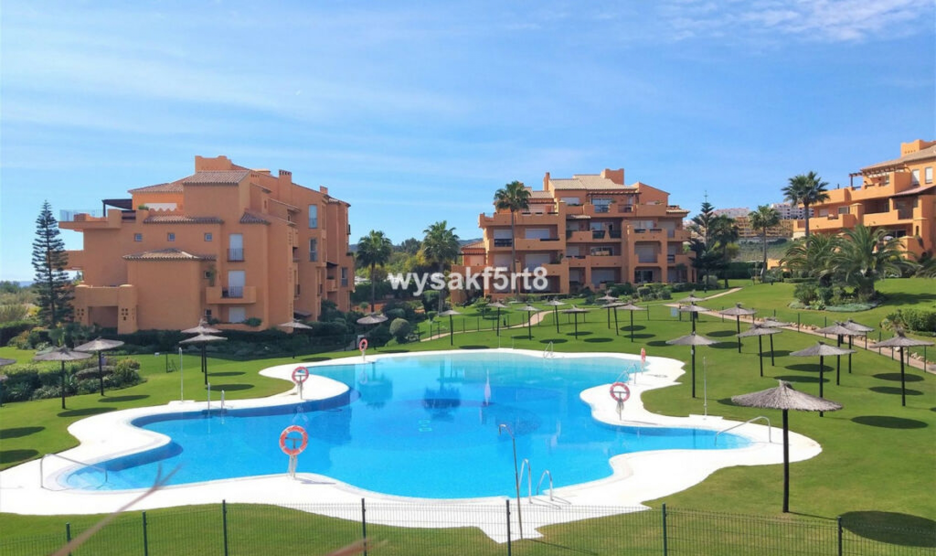 Resale - Apartment -
La Duquesa
