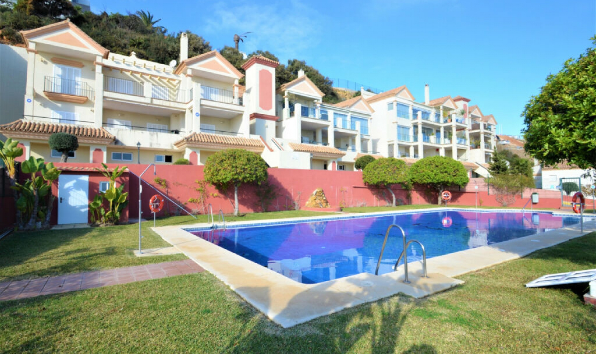 Resale - Apartment -
La Duquesa