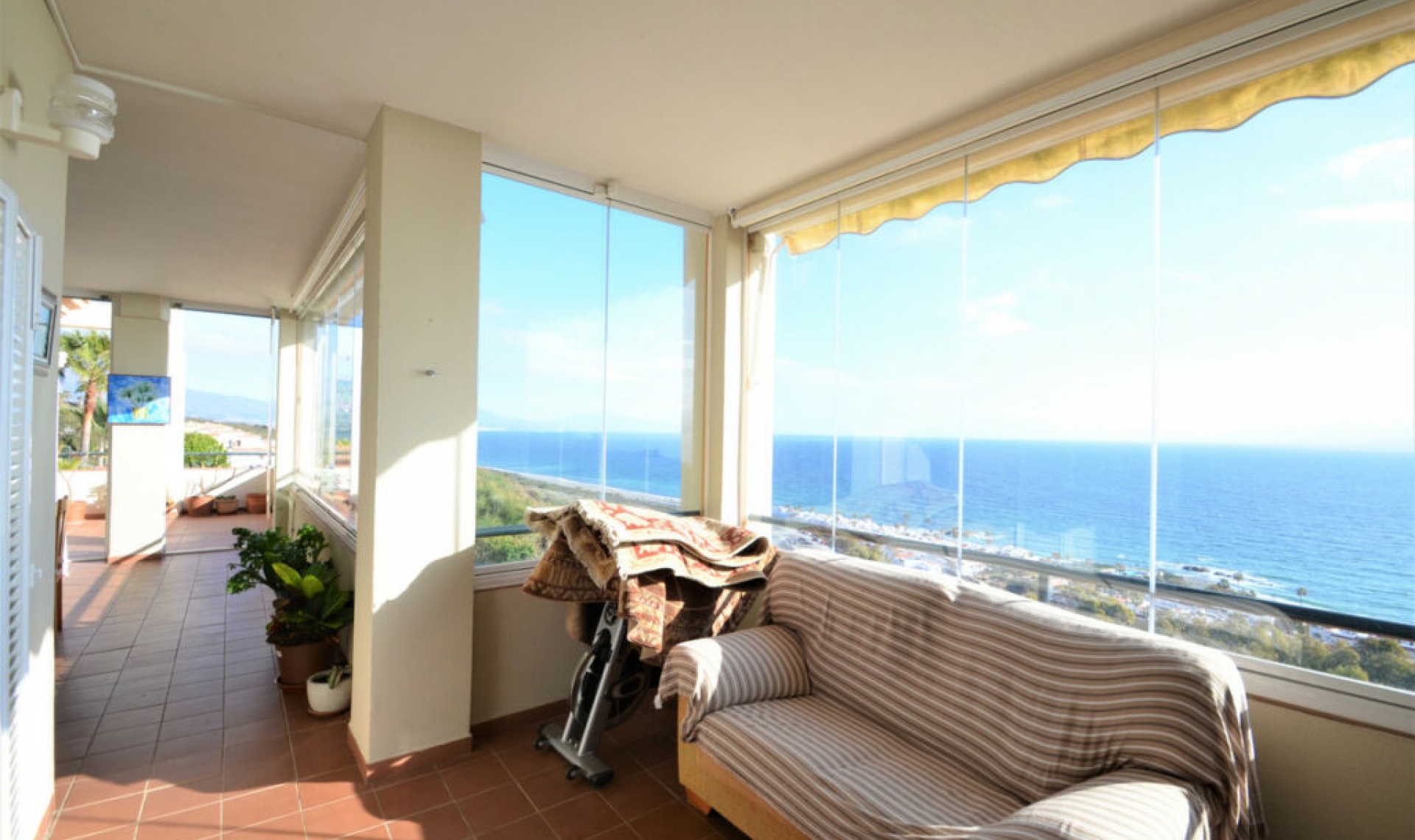 Resale - Apartment -
La Duquesa