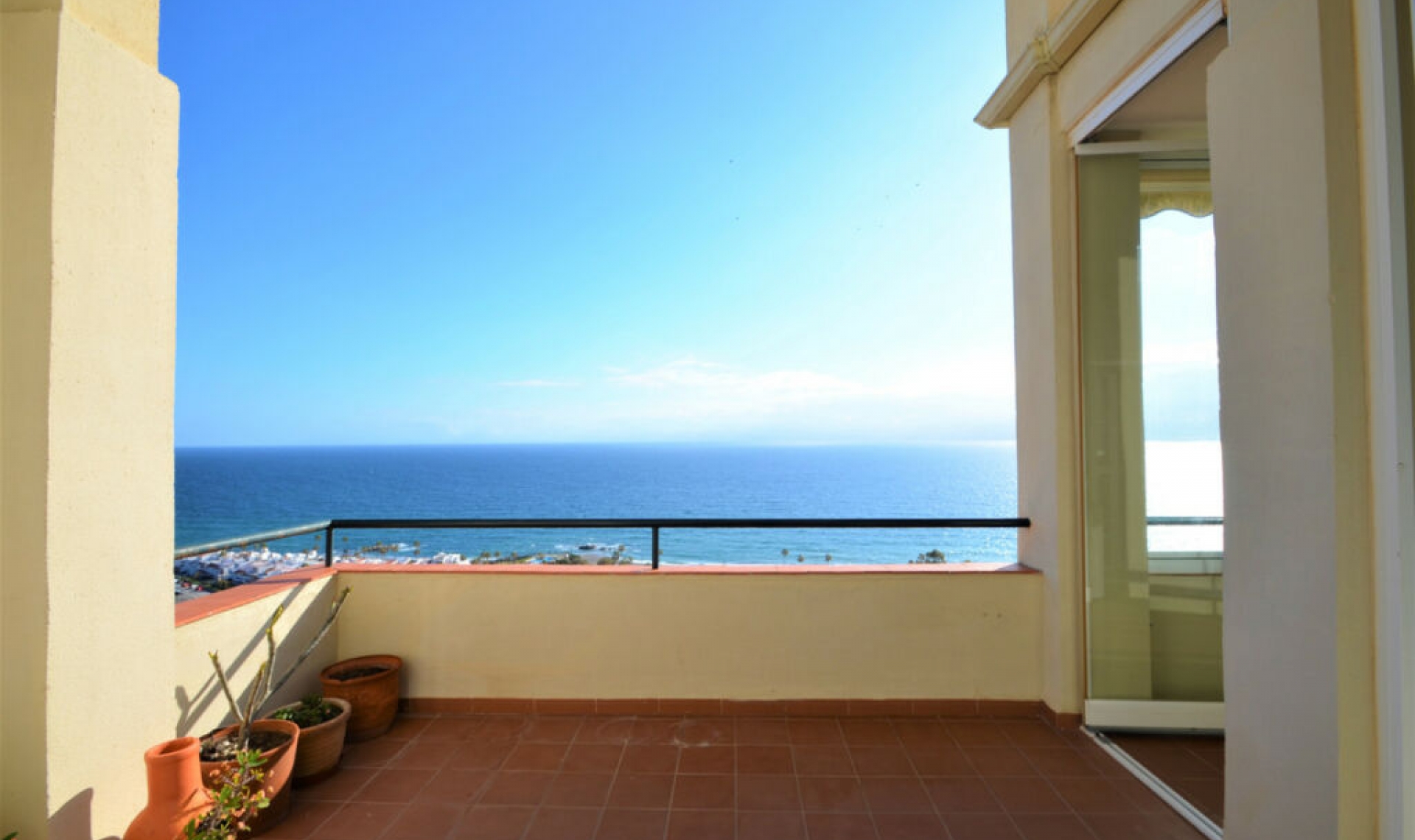Resale - Apartment -
La Duquesa