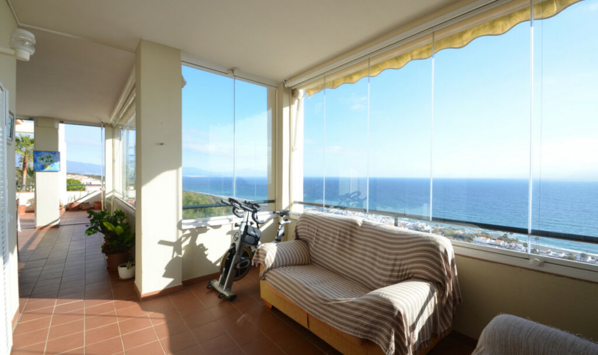 Resale - Apartment -
La Duquesa