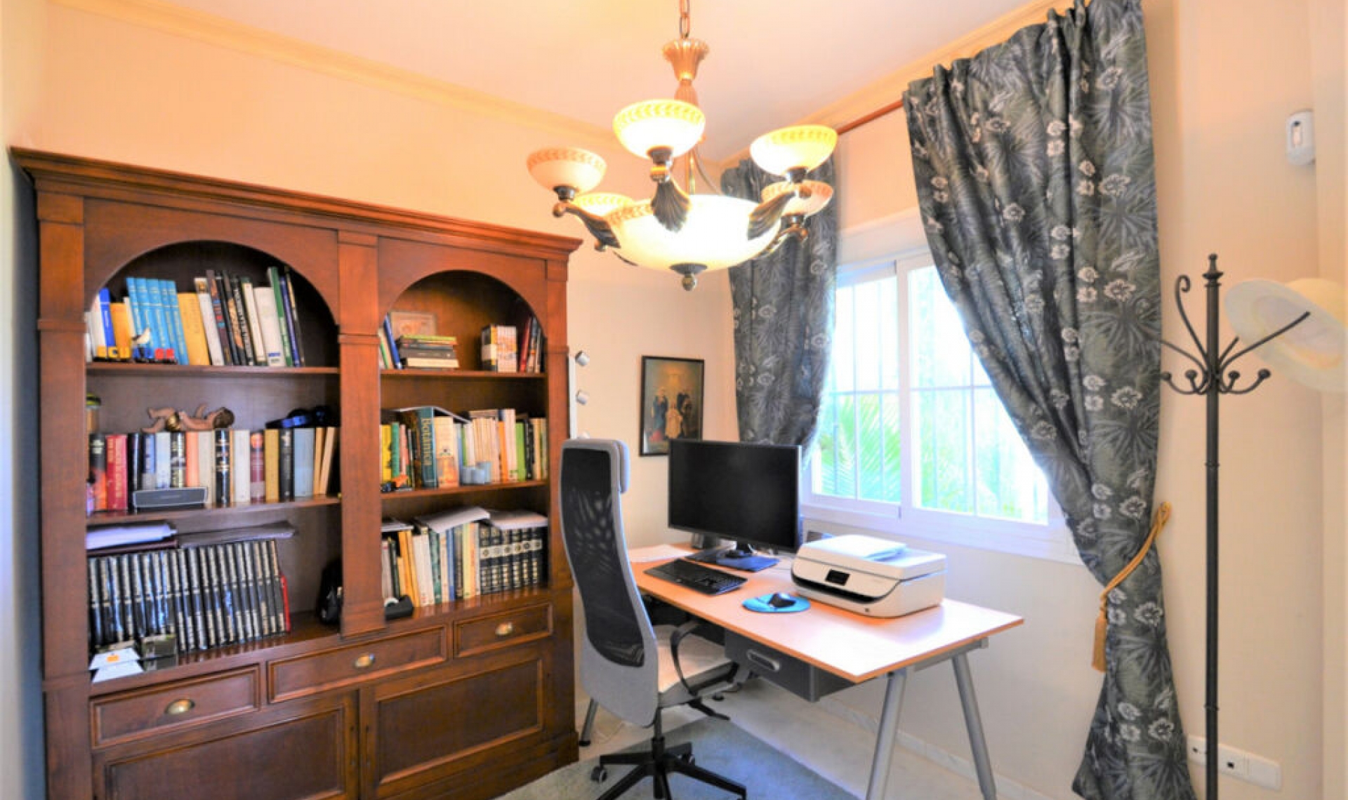 Resale - Apartment -
La Duquesa