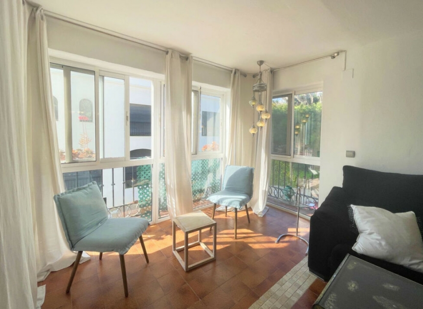 Resale - Apartment -
La Duquesa