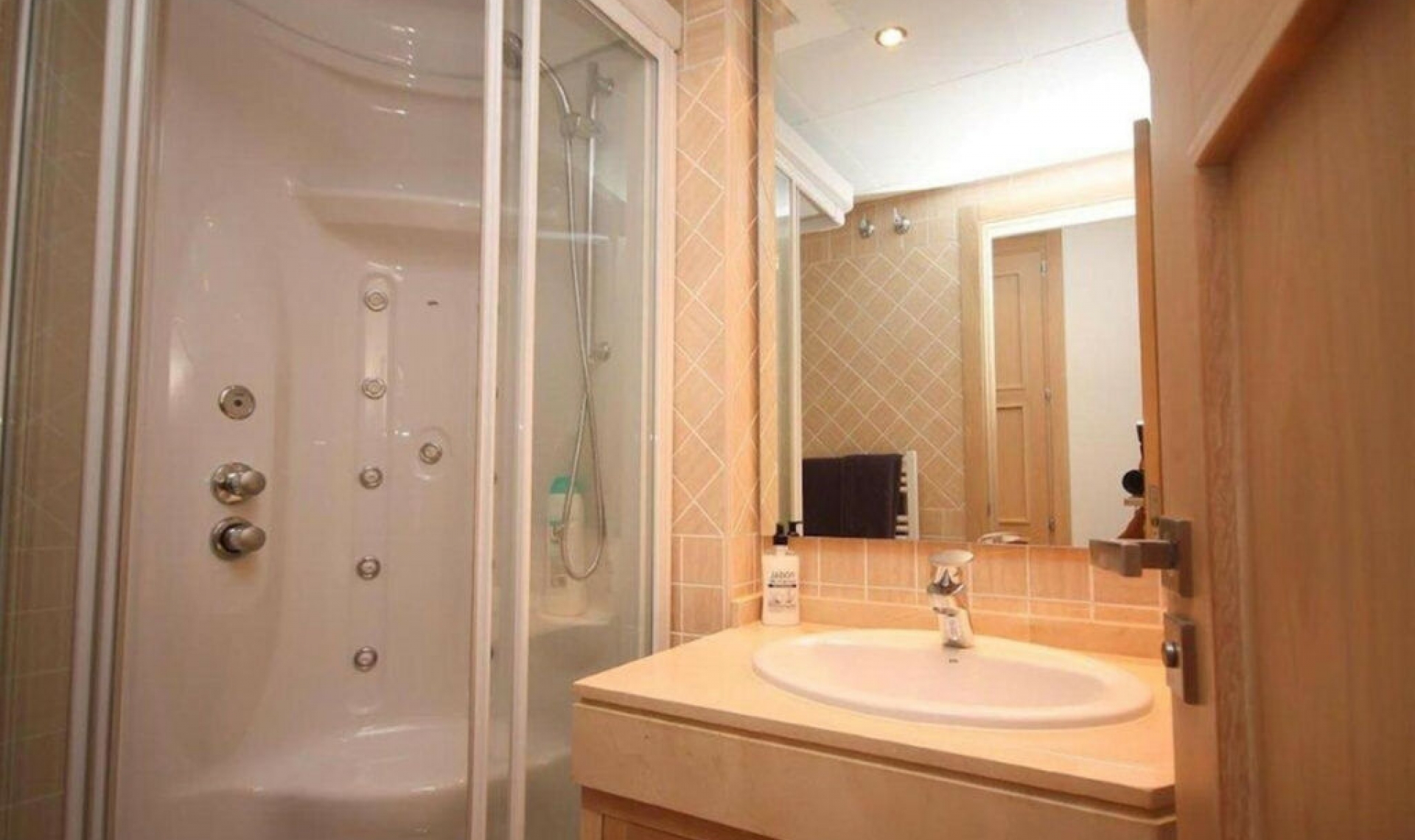 Resale - Apartment -
La Duquesa