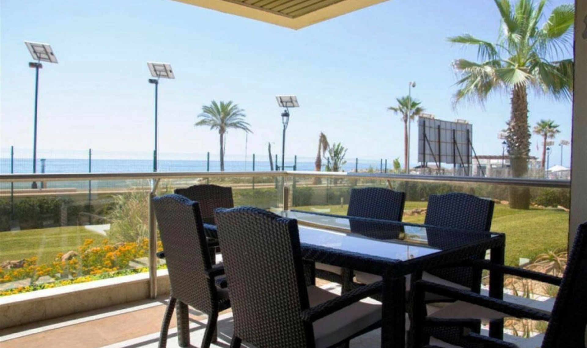 Resale - Apartment -
La Duquesa