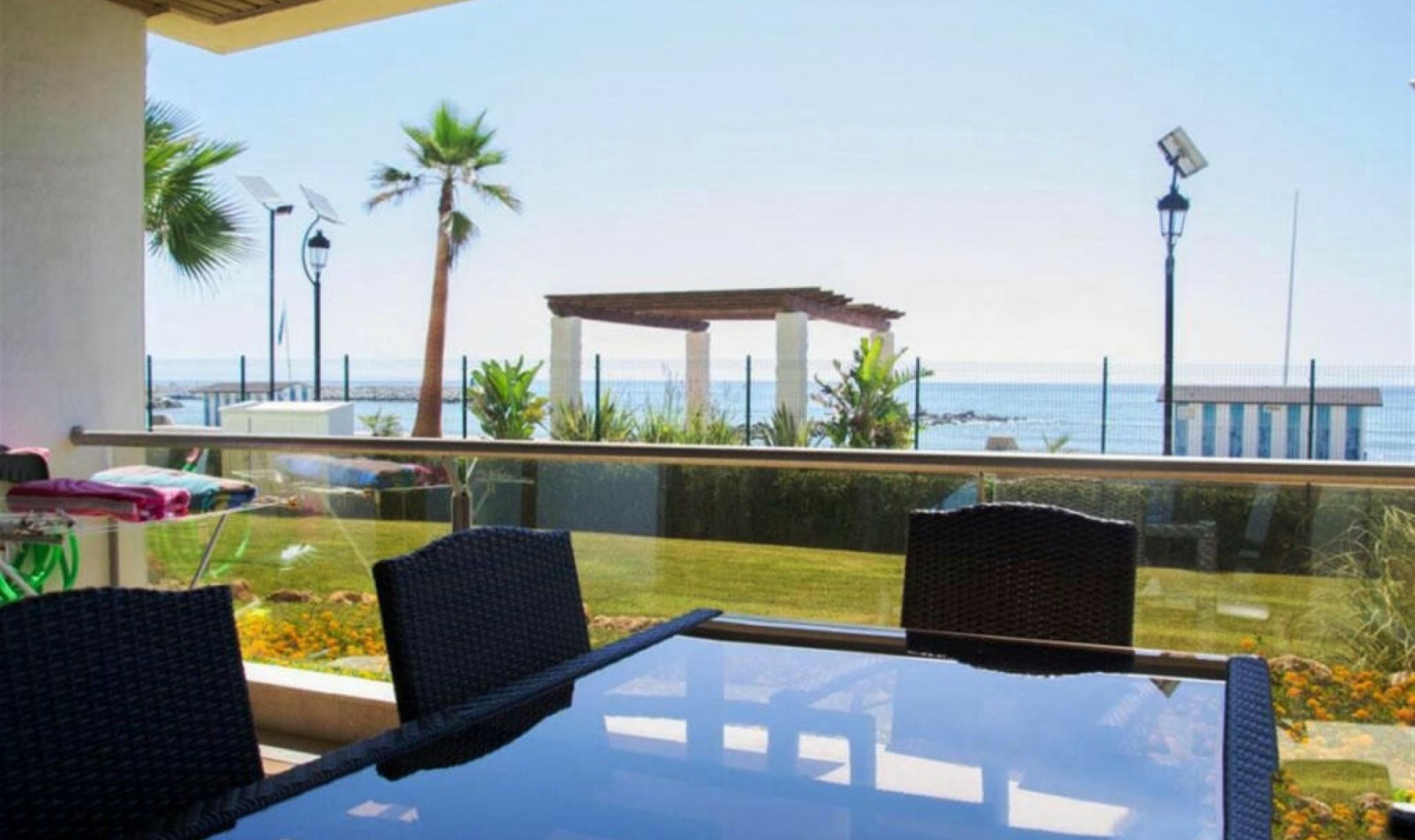 Resale - Apartment -
La Duquesa