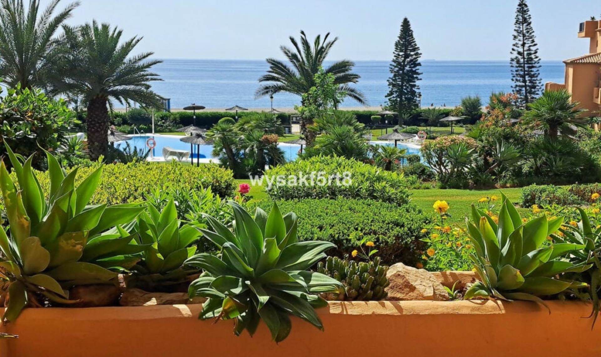 Resale - Apartment -
La Duquesa