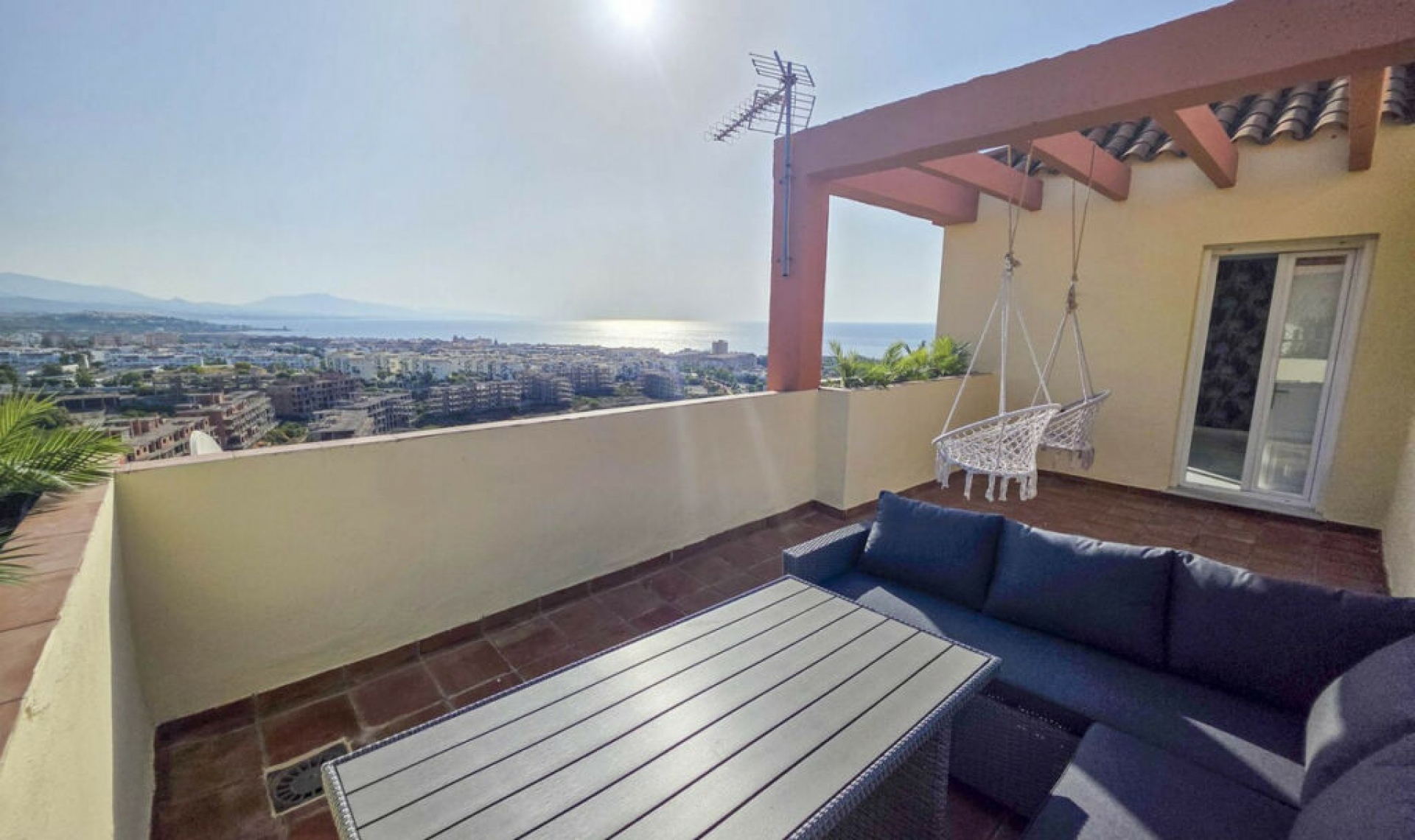 Resale - Apartment -
La Duquesa