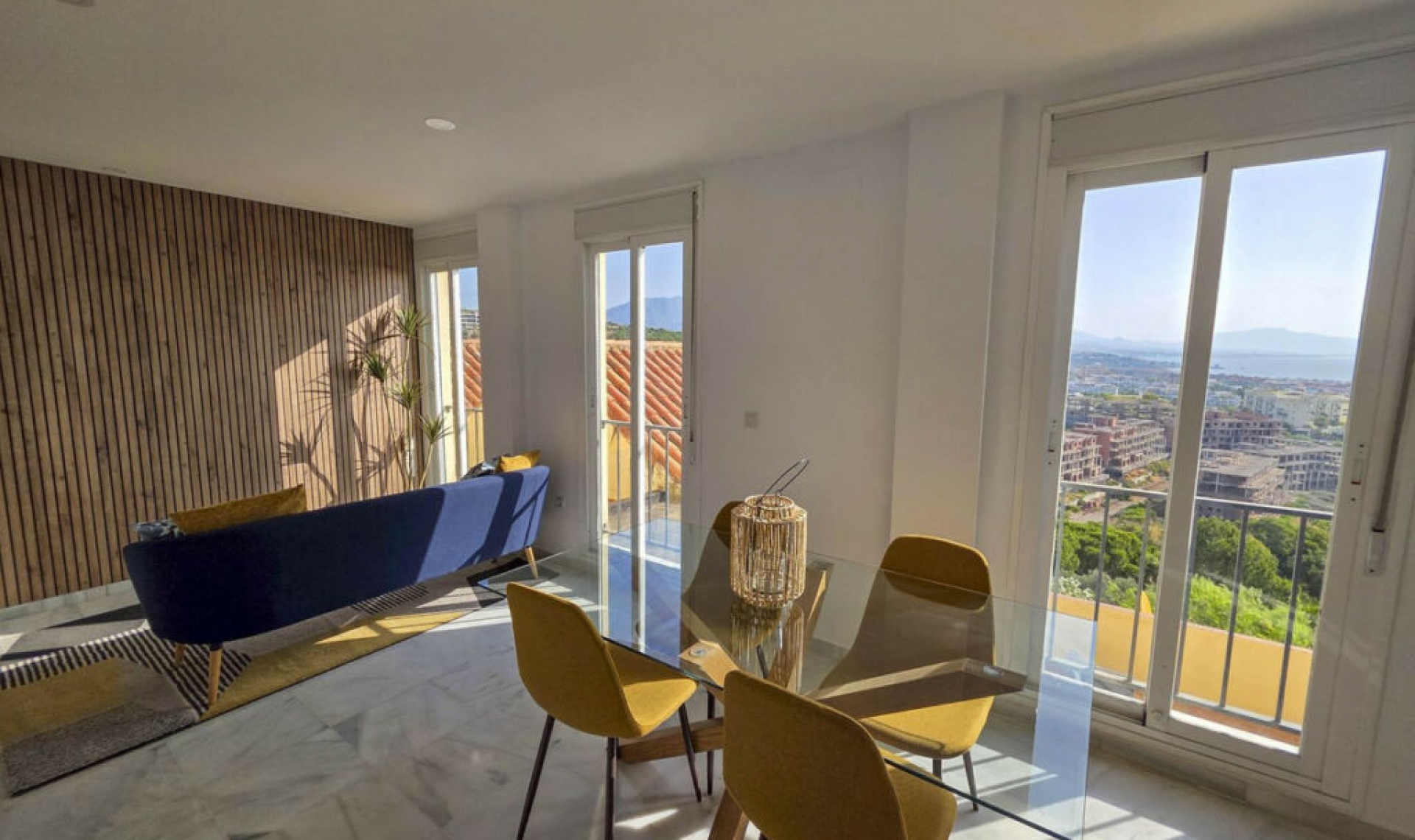 Resale - Apartment -
La Duquesa