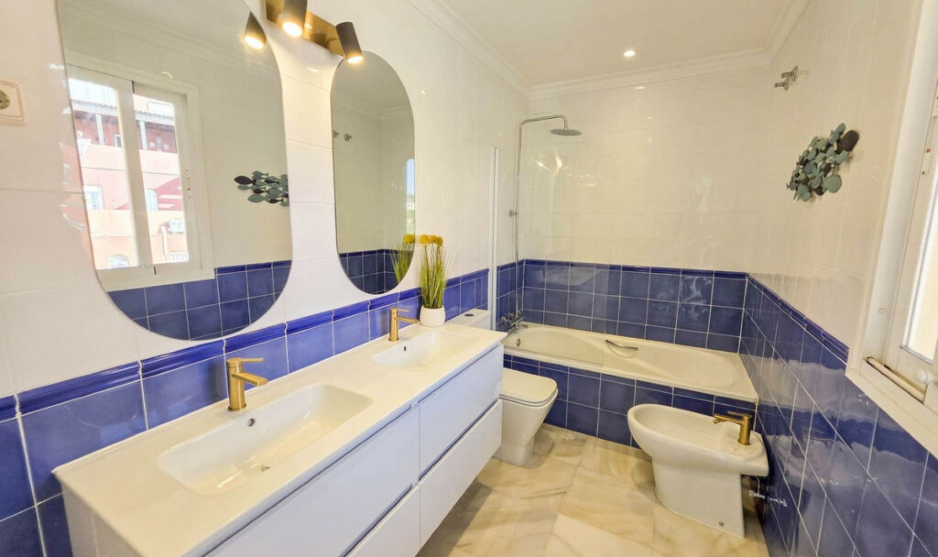 Resale - Apartment -
La Duquesa