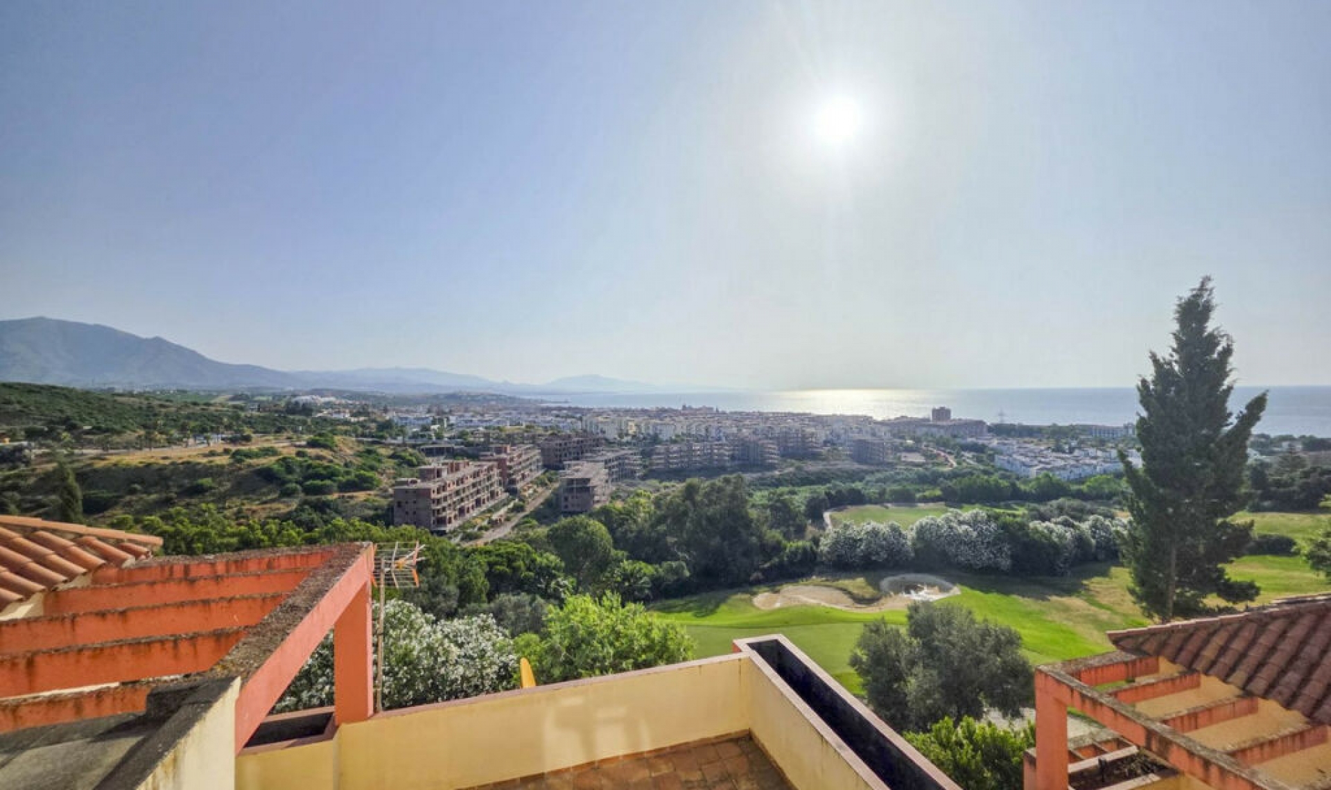 Resale - Apartment -
La Duquesa