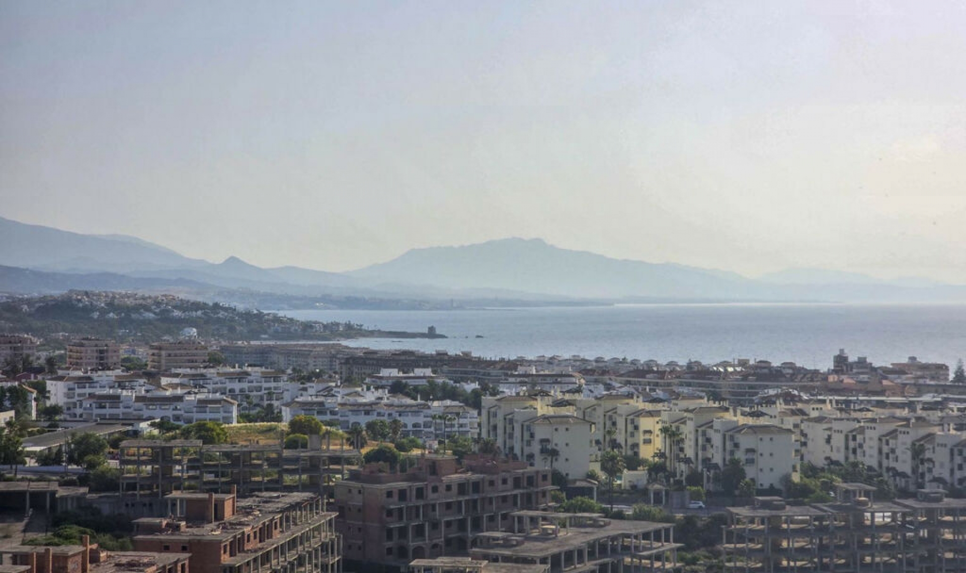 Resale - Apartment -
La Duquesa