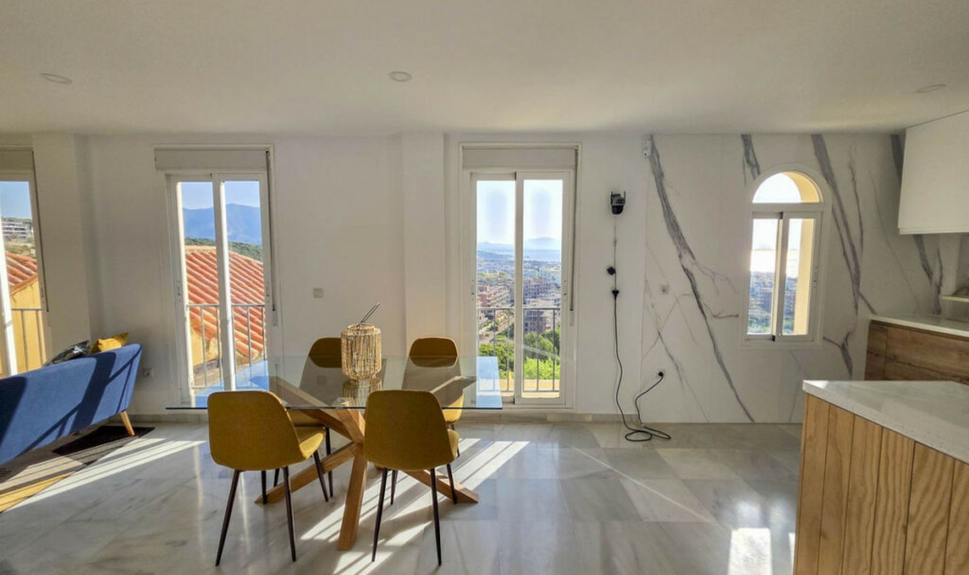 Resale - Apartment -
La Duquesa