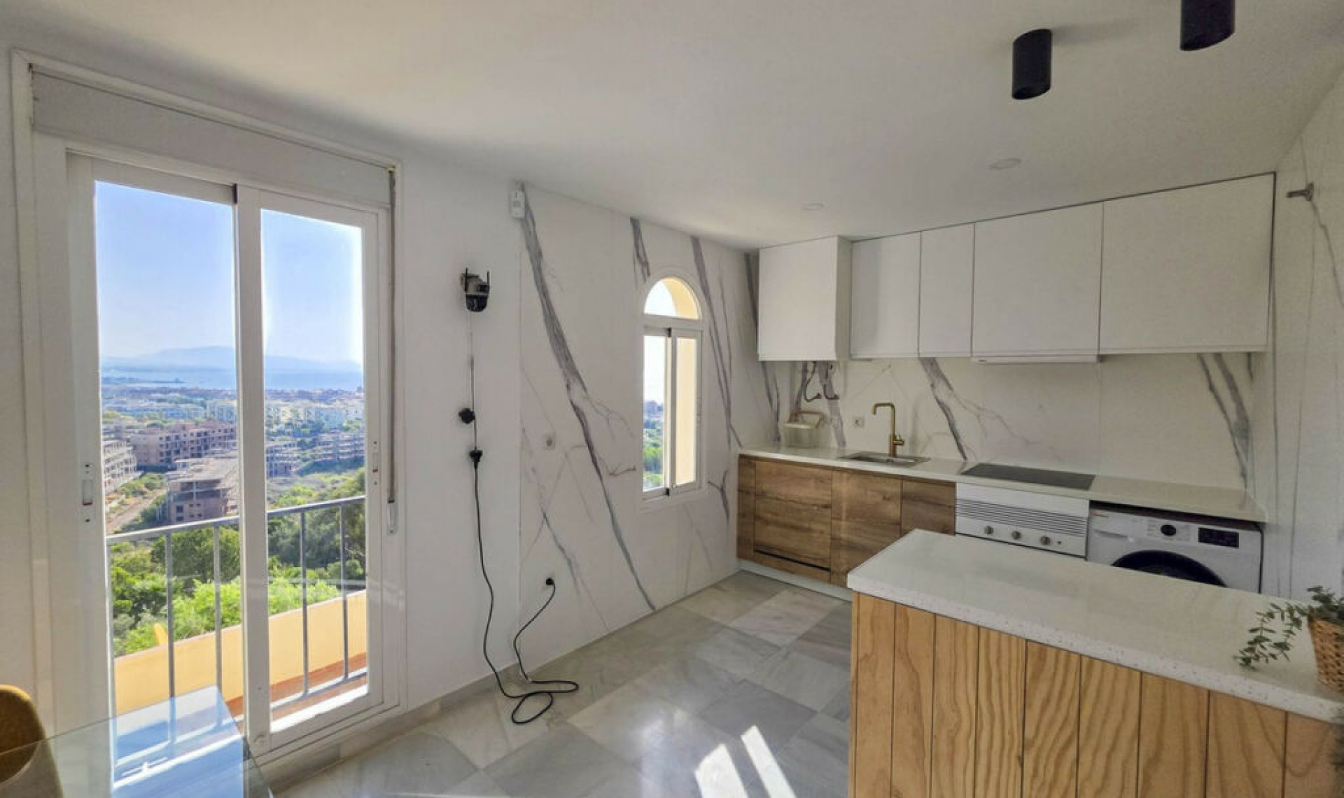 Resale - Apartment -
La Duquesa