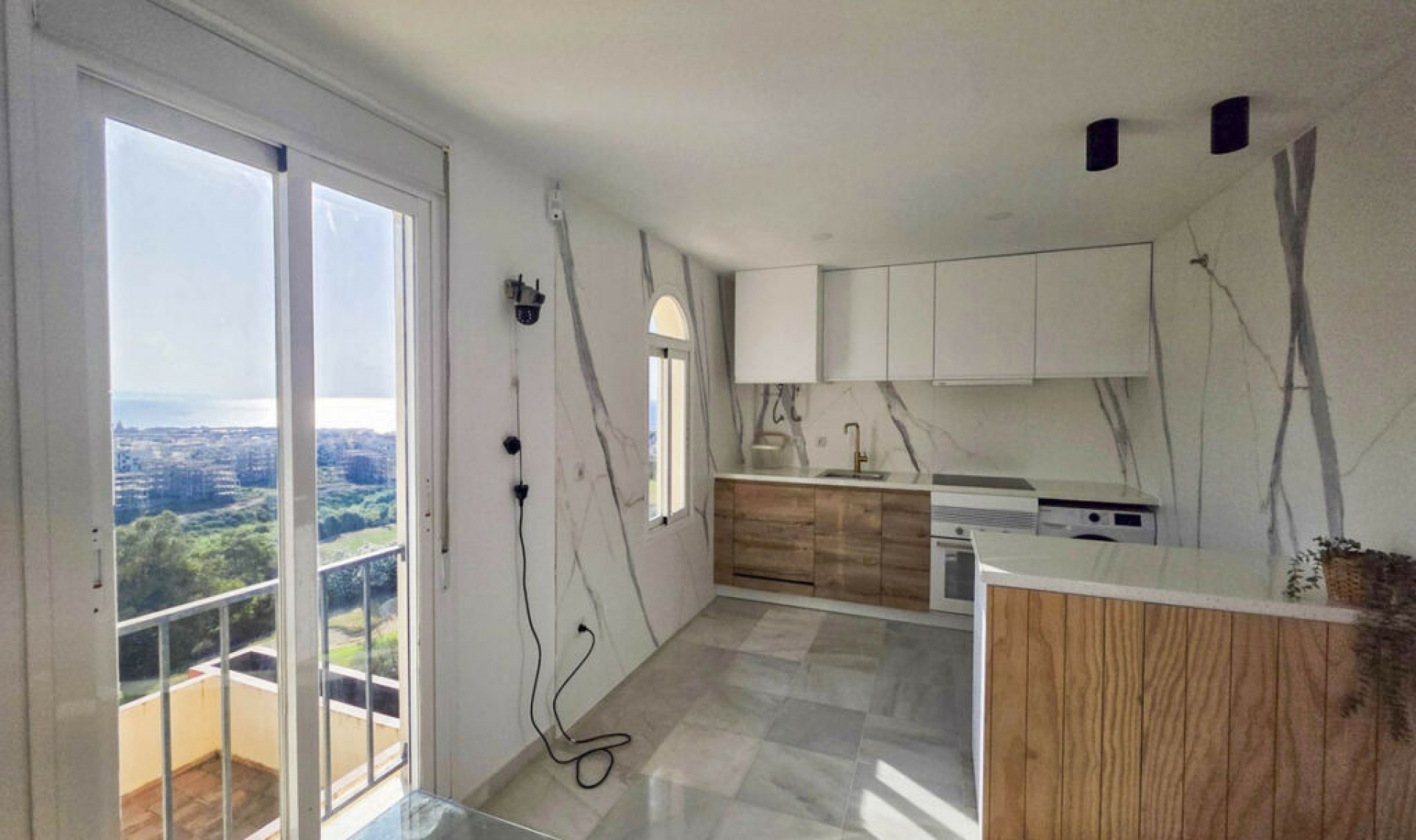 Resale - Apartment -
La Duquesa