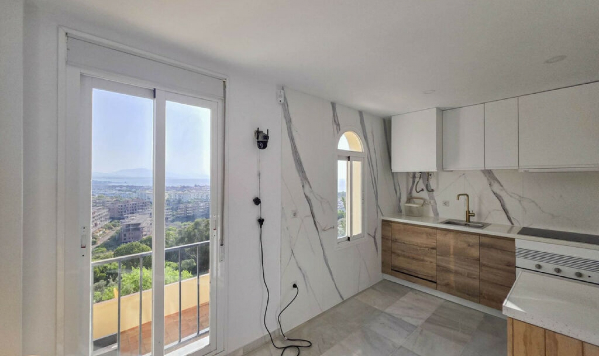 Resale - Apartment -
La Duquesa