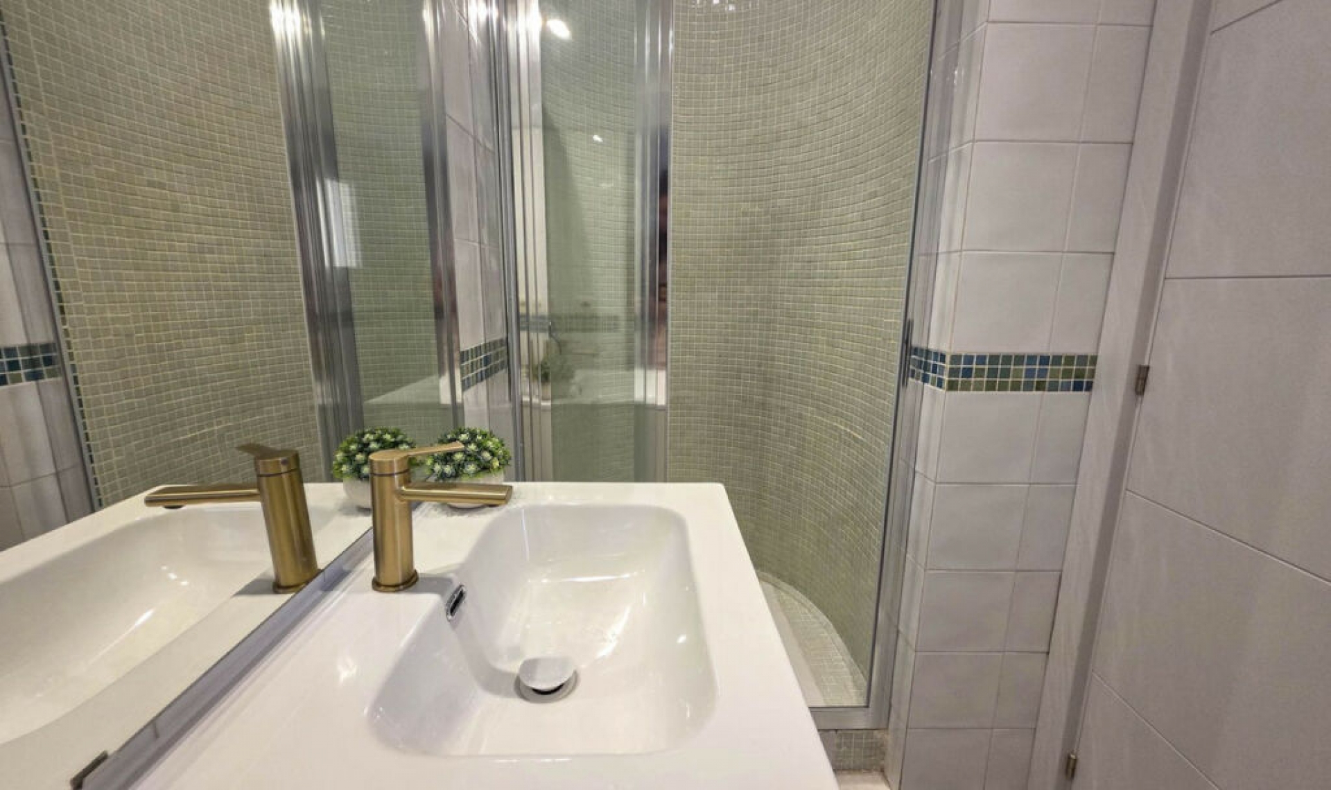 Resale - Apartment -
La Duquesa