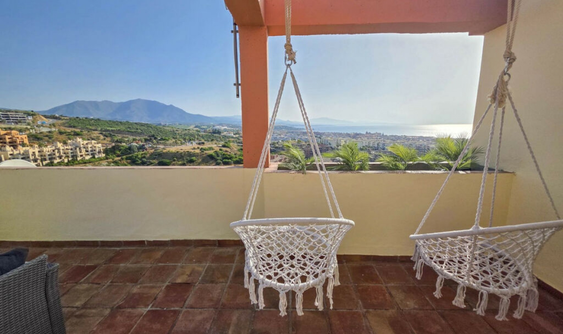 Resale - Apartment -
La Duquesa