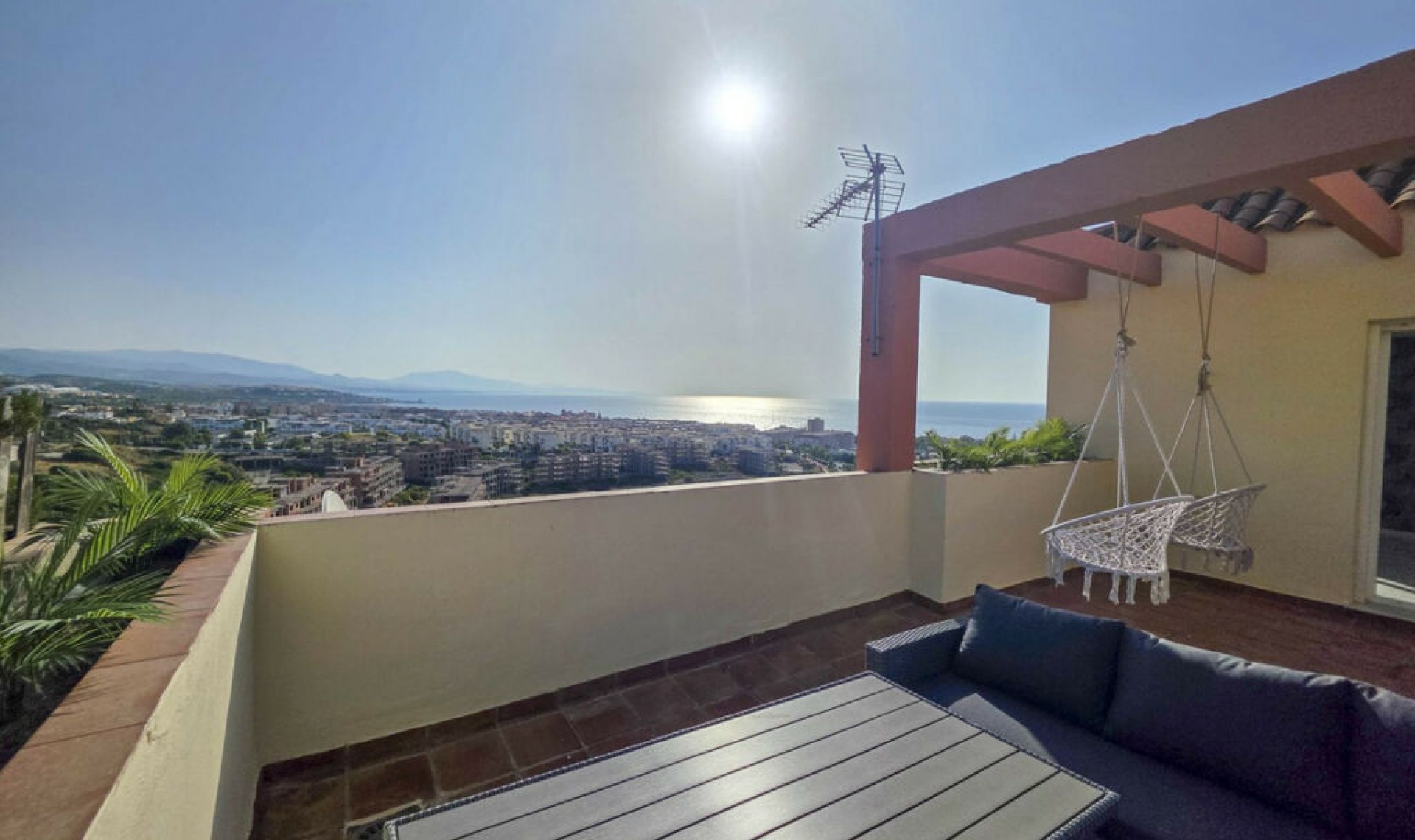 Resale - Apartment -
La Duquesa
