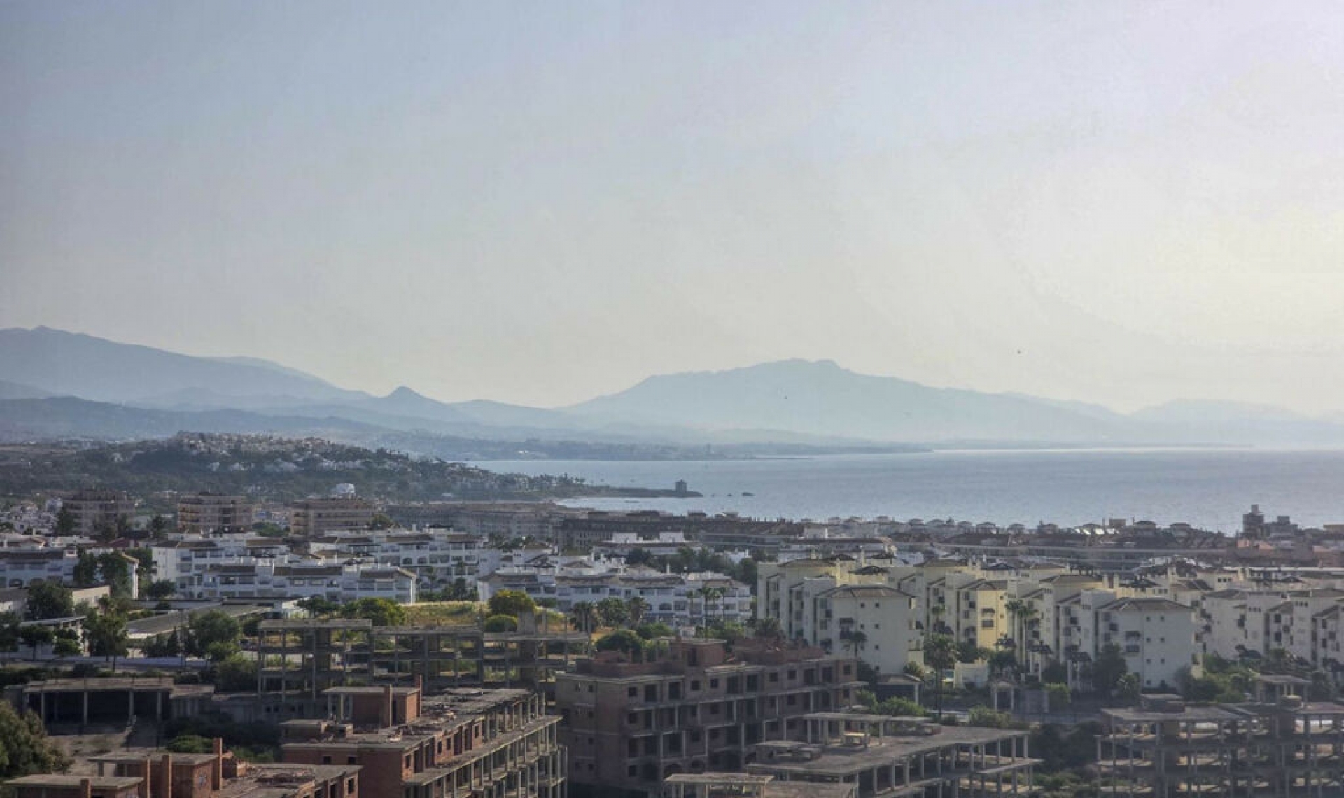 Resale - Apartment -
La Duquesa