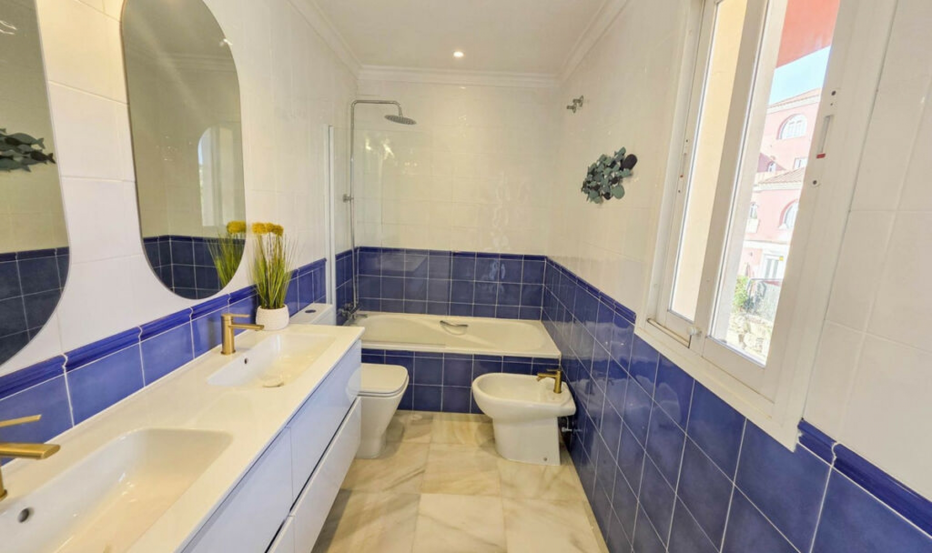 Resale - Apartment -
La Duquesa