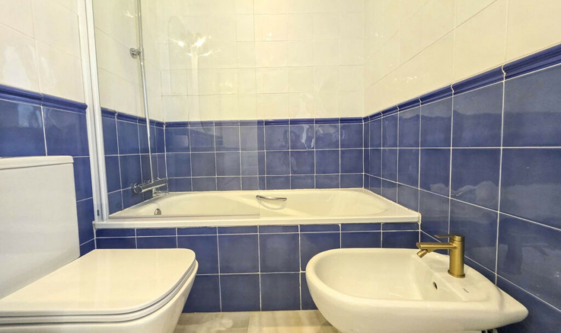 Resale - Apartment -
La Duquesa