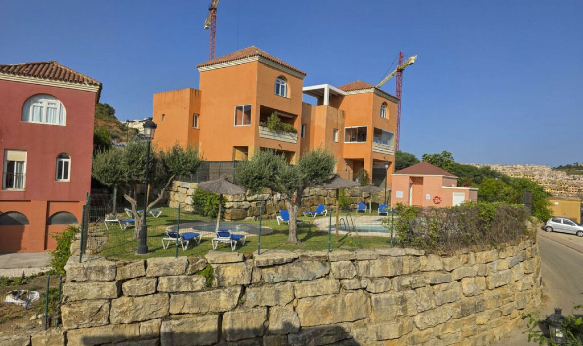Resale - Apartment -
La Duquesa