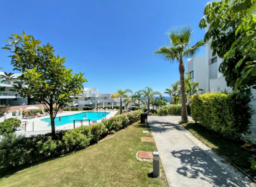 Resale - Apartment -
La Duquesa