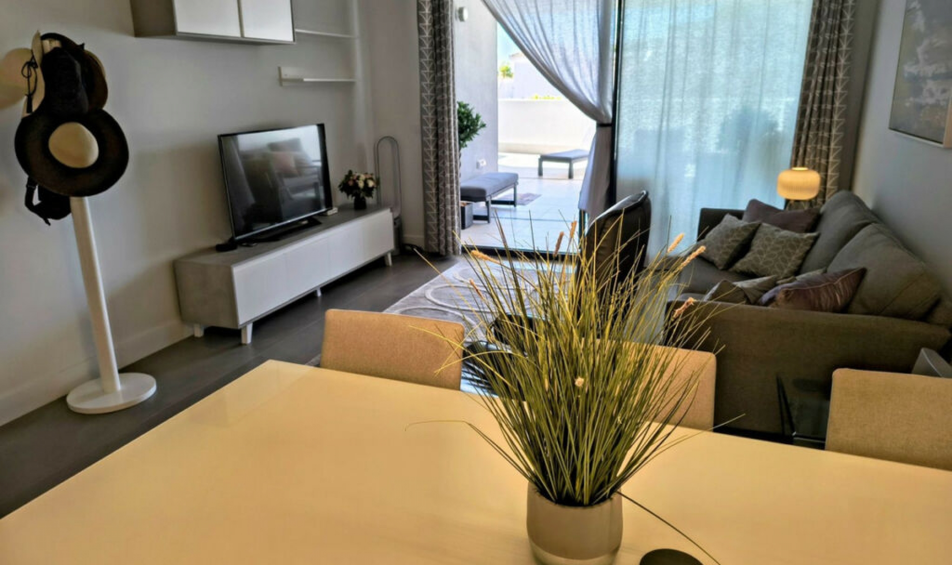 Resale - Apartment -
La Duquesa