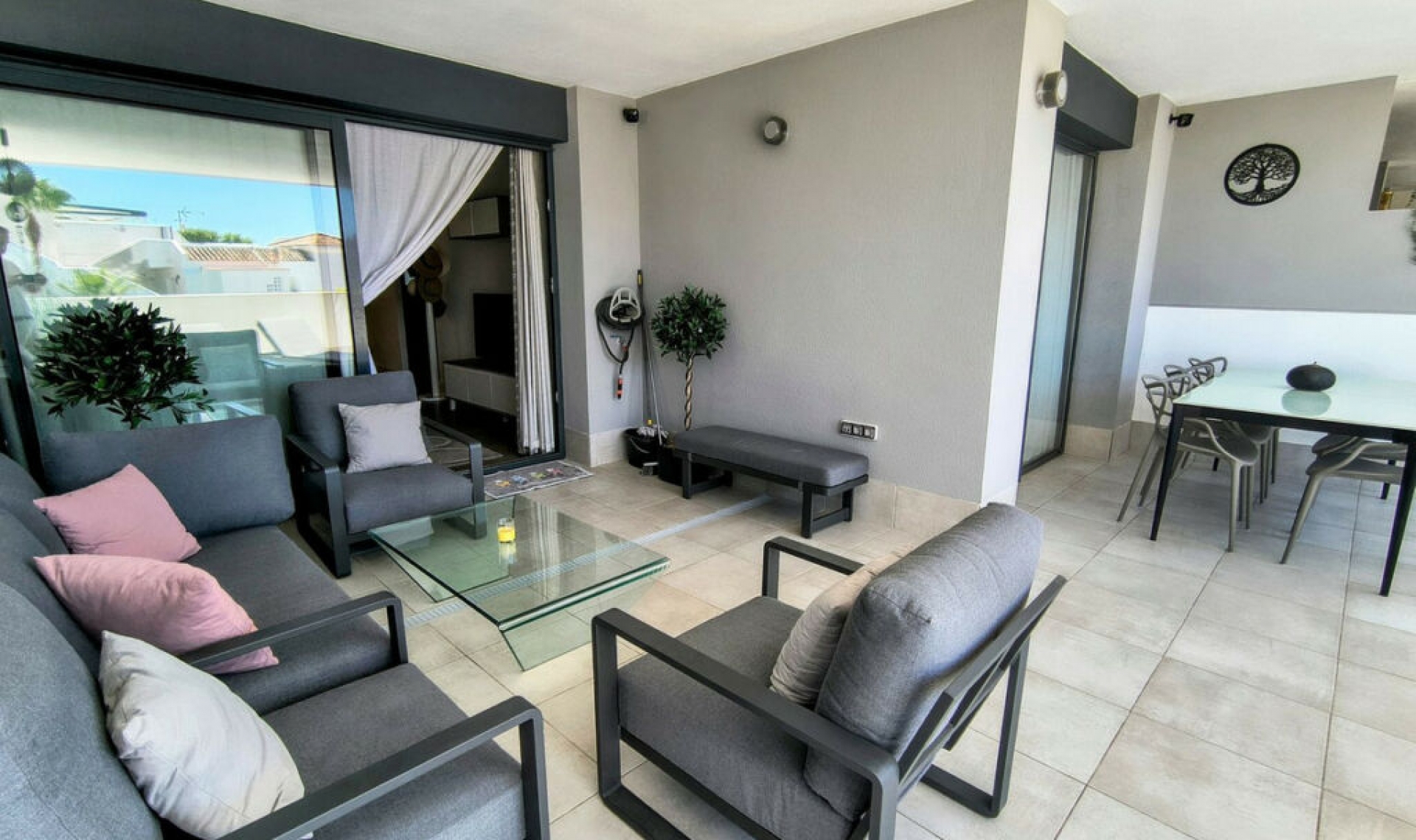 Resale - Apartment -
La Duquesa