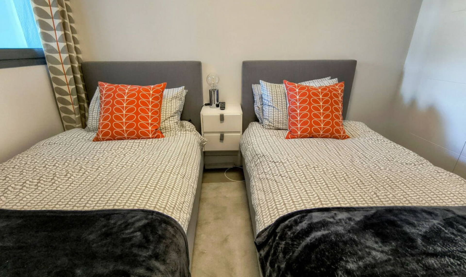 Resale - Apartment -
La Duquesa