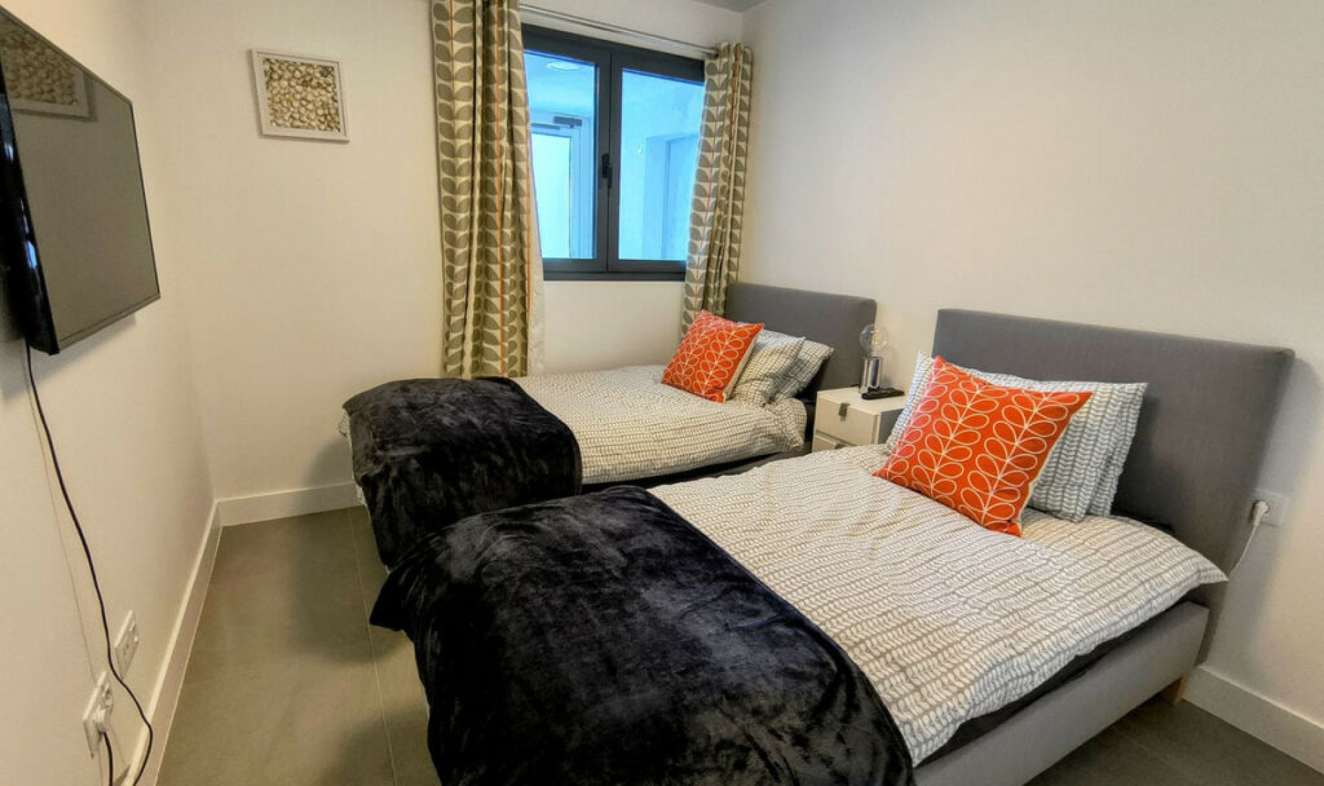 Resale - Apartment -
La Duquesa