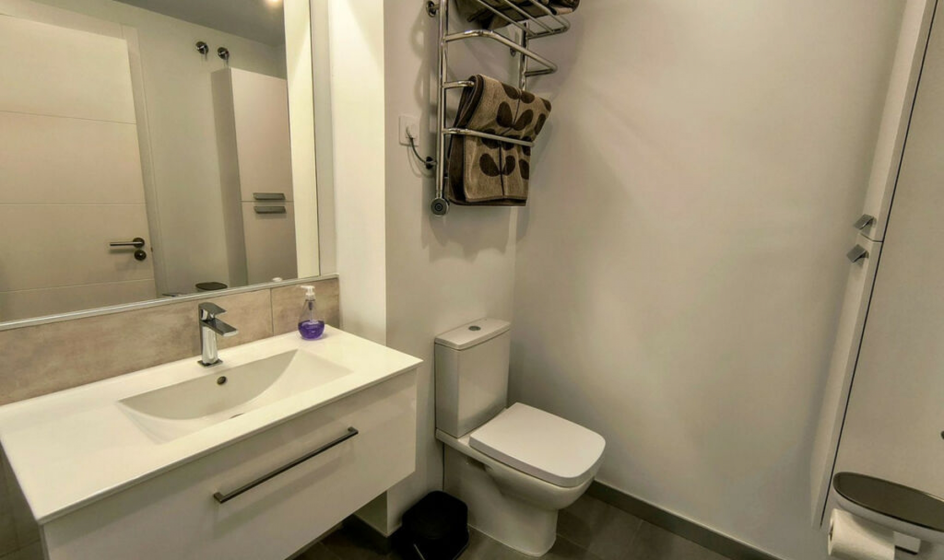 Resale - Apartment -
La Duquesa