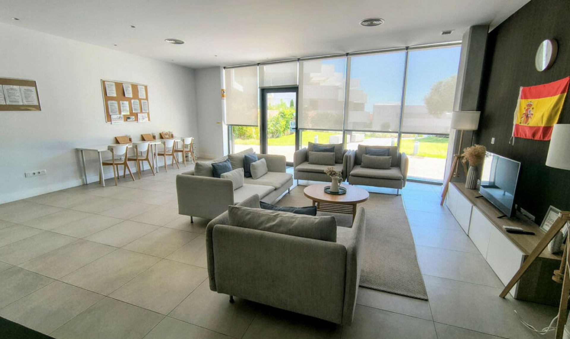 Resale - Apartment -
La Duquesa