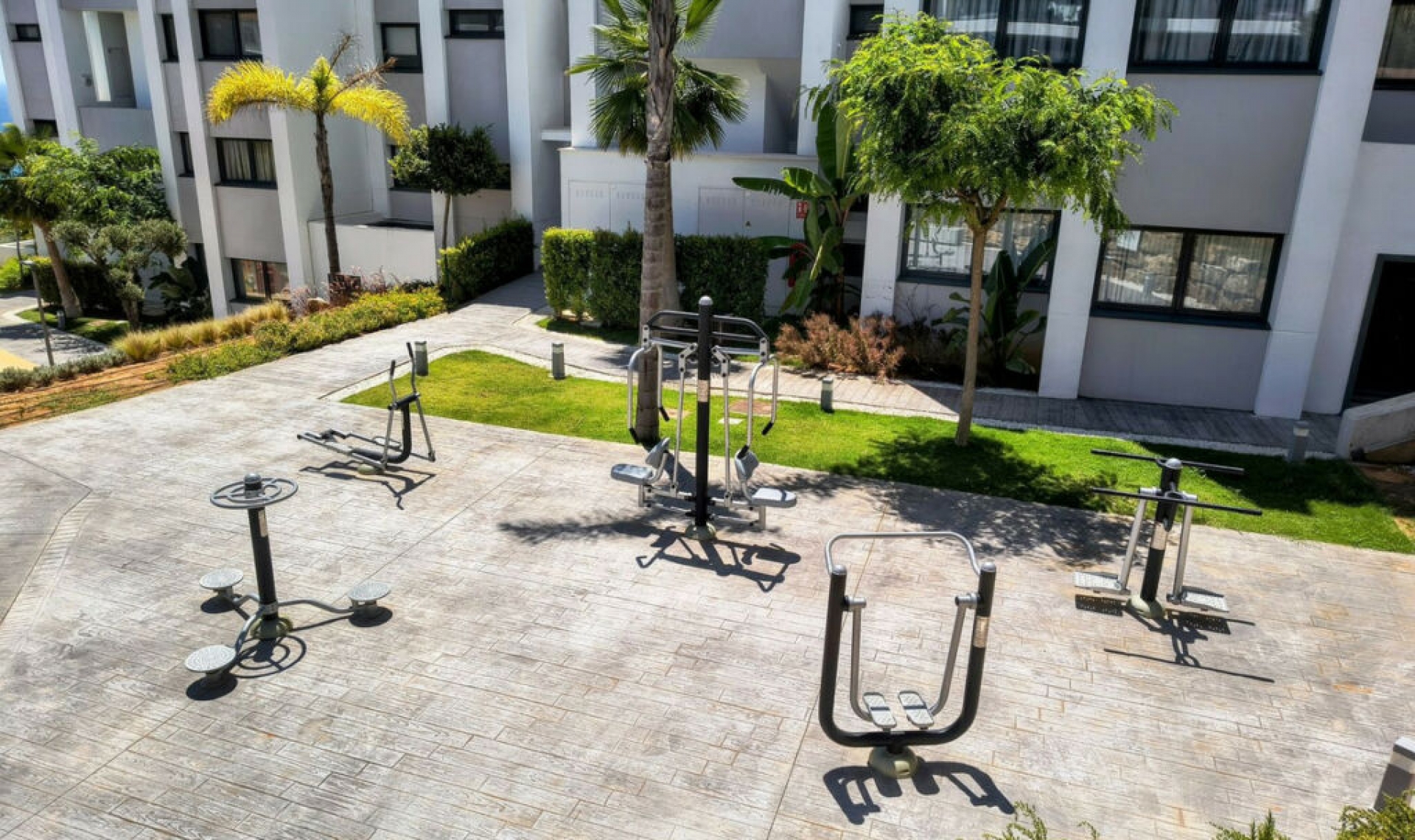Resale - Apartment -
La Duquesa