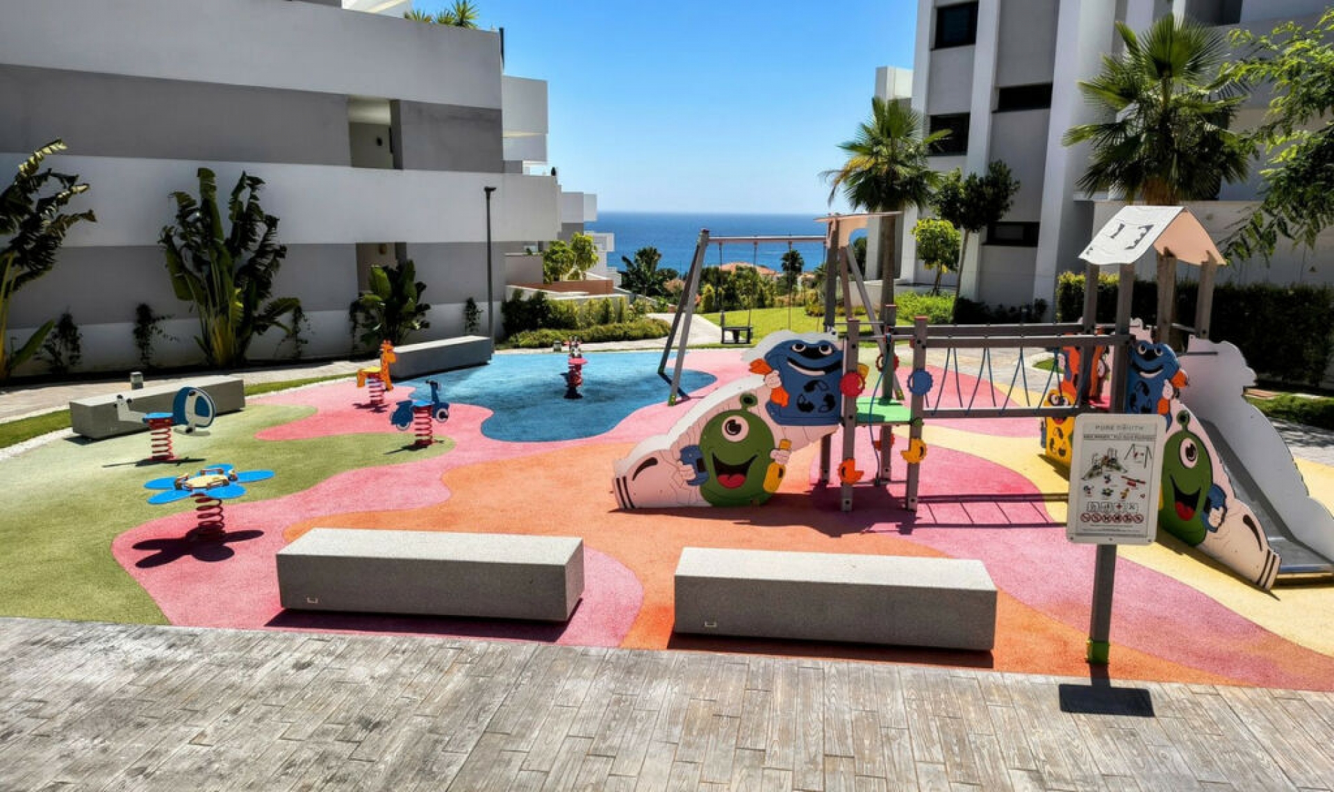 Resale - Apartment -
La Duquesa