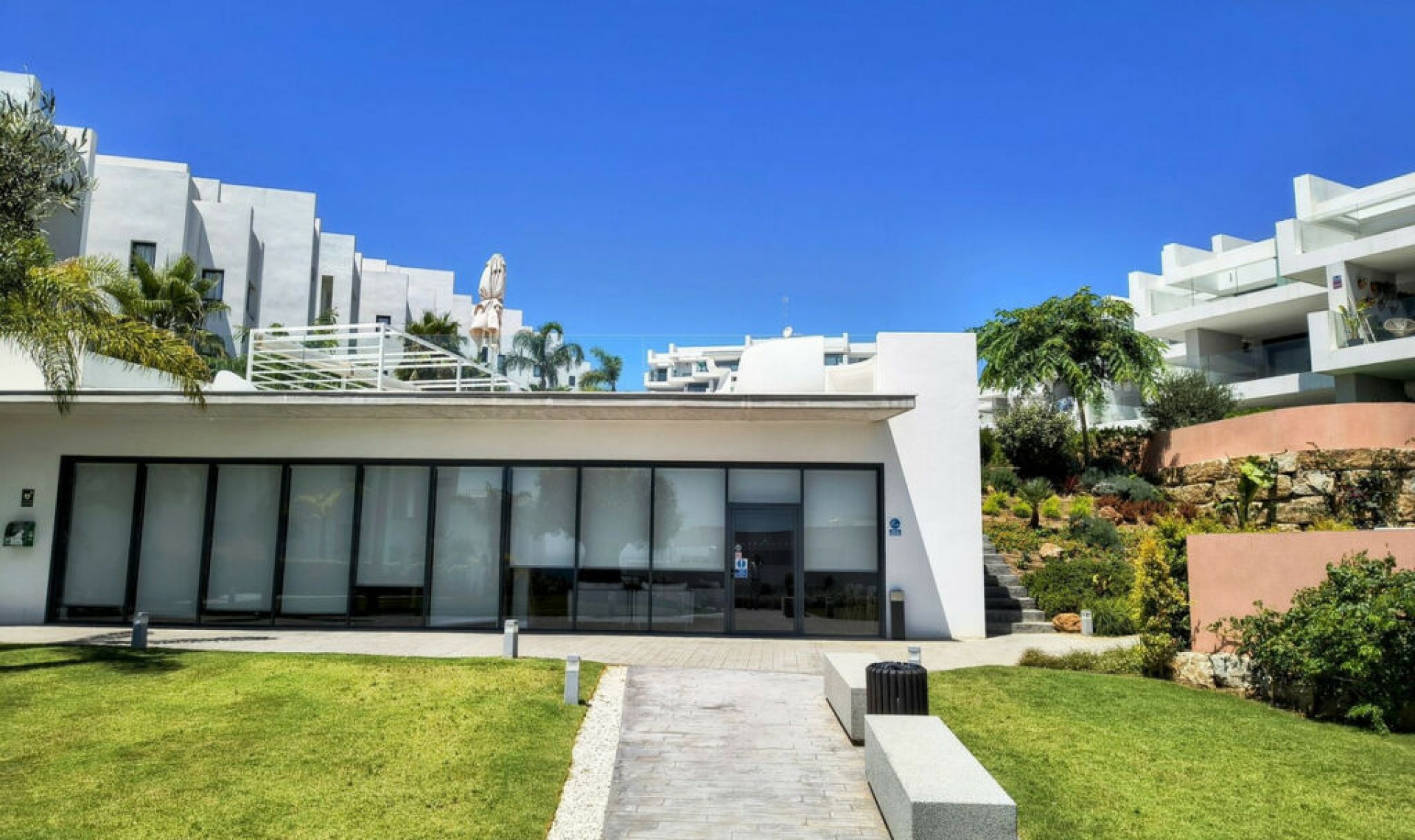 Resale - Apartment -
La Duquesa
