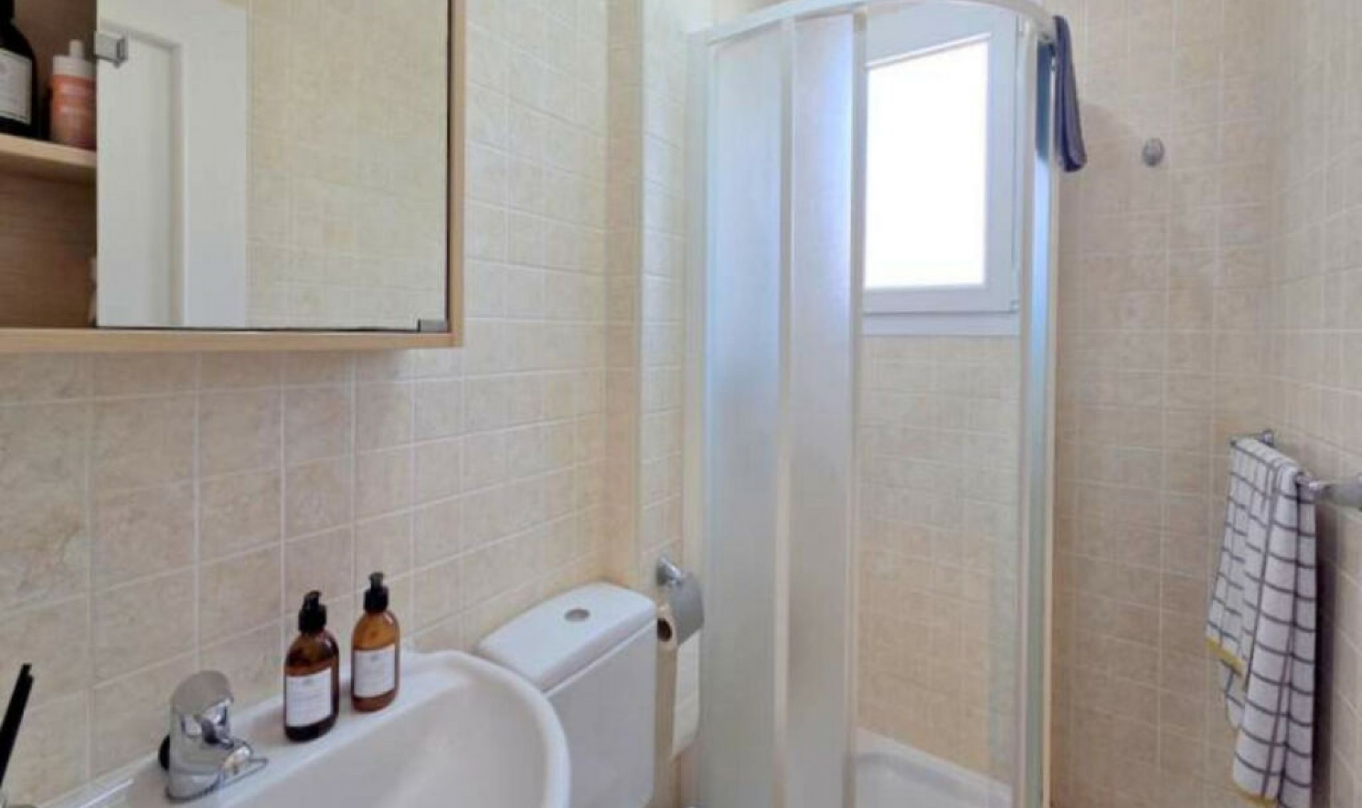 Resale - Apartment -
La Duquesa