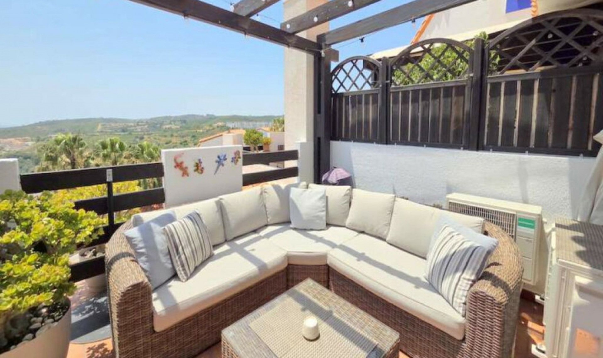 Resale - Apartment -
La Duquesa