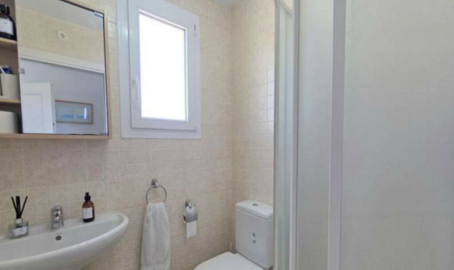 Resale - Apartment -
La Duquesa