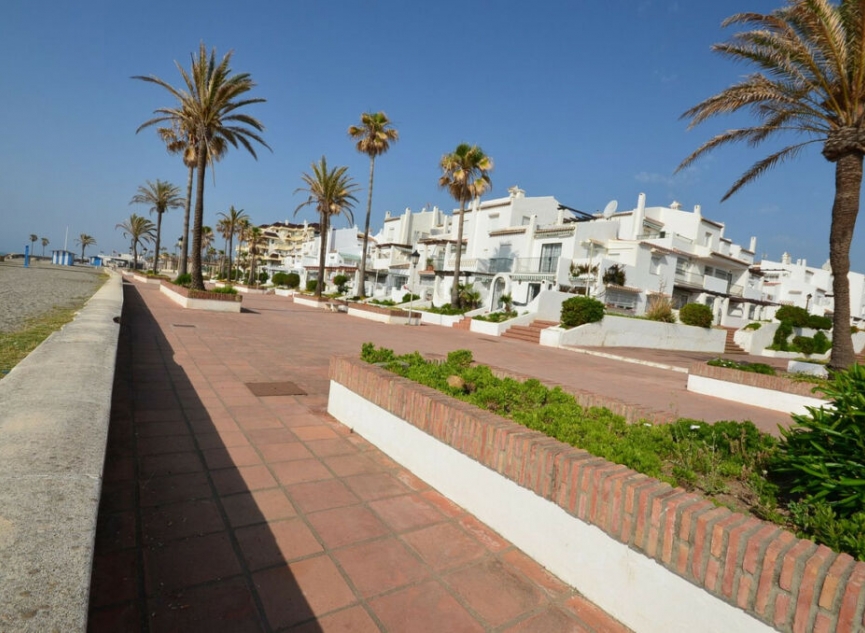 Resale - Apartment -
La Duquesa